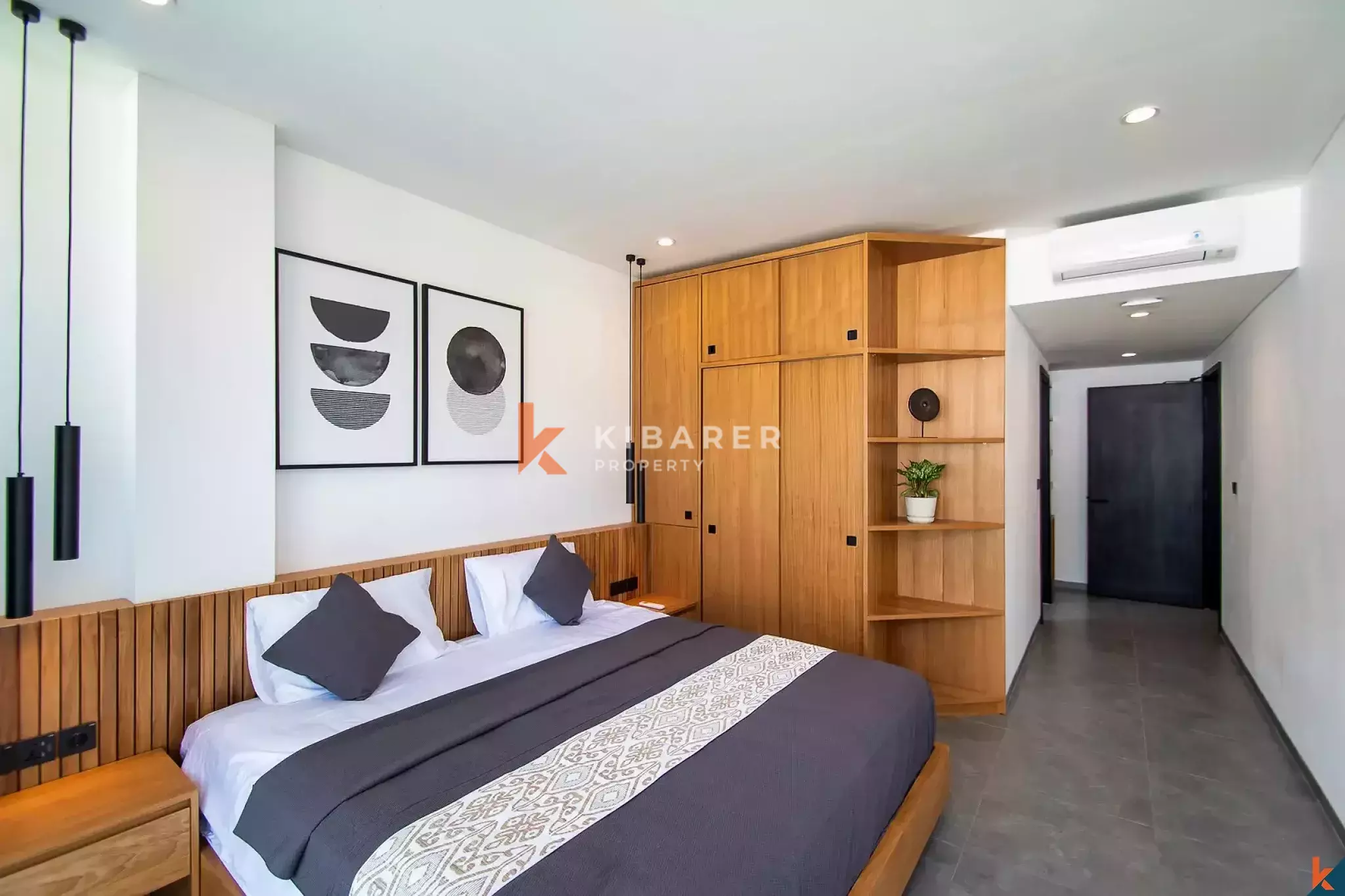 Premium Three-Bedroom Villa with Urban Tropical Design in Umalas — image 11