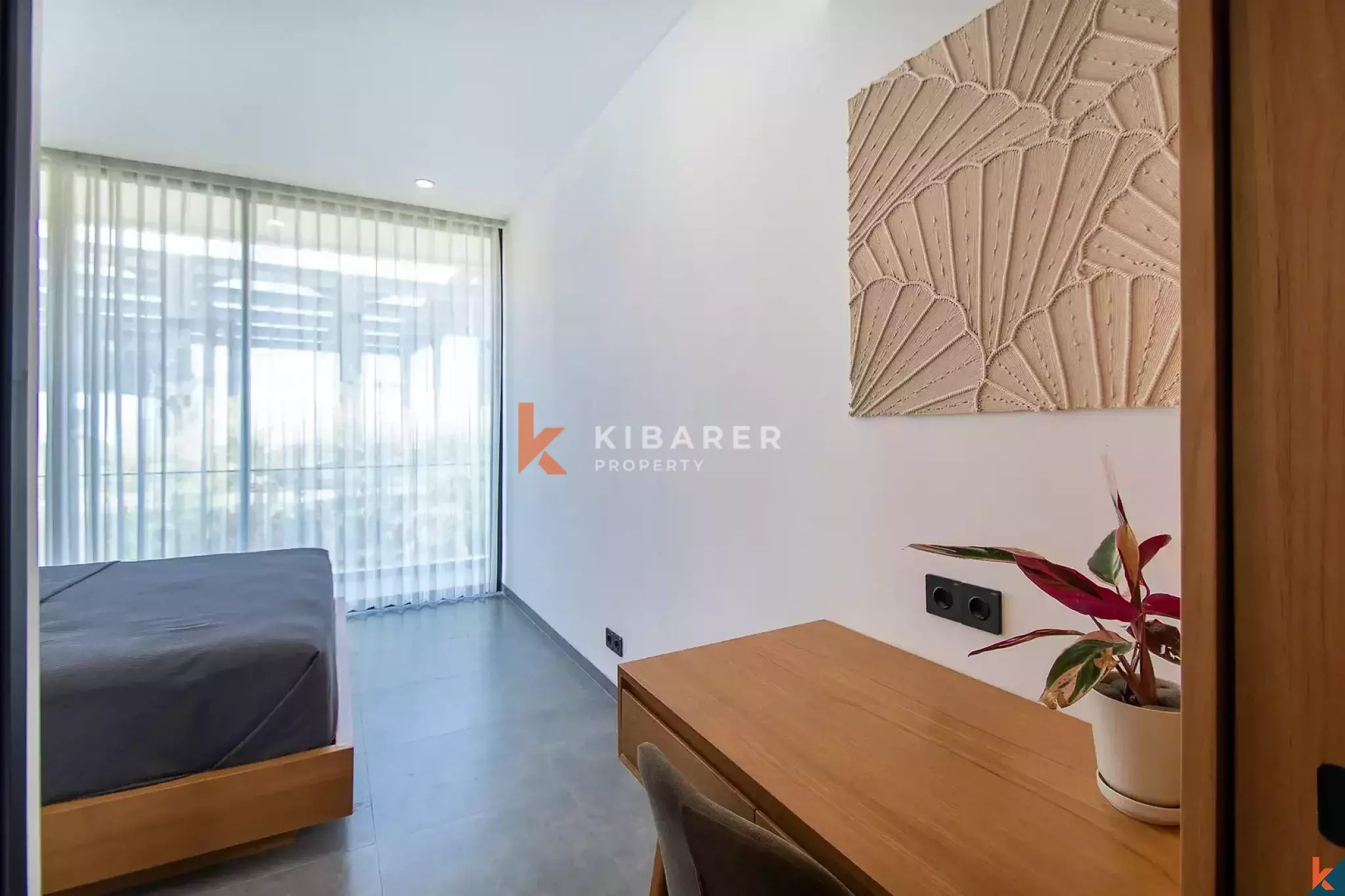 Premium Three-Bedroom Villa with Urban Tropical Design in Umalas — image 12