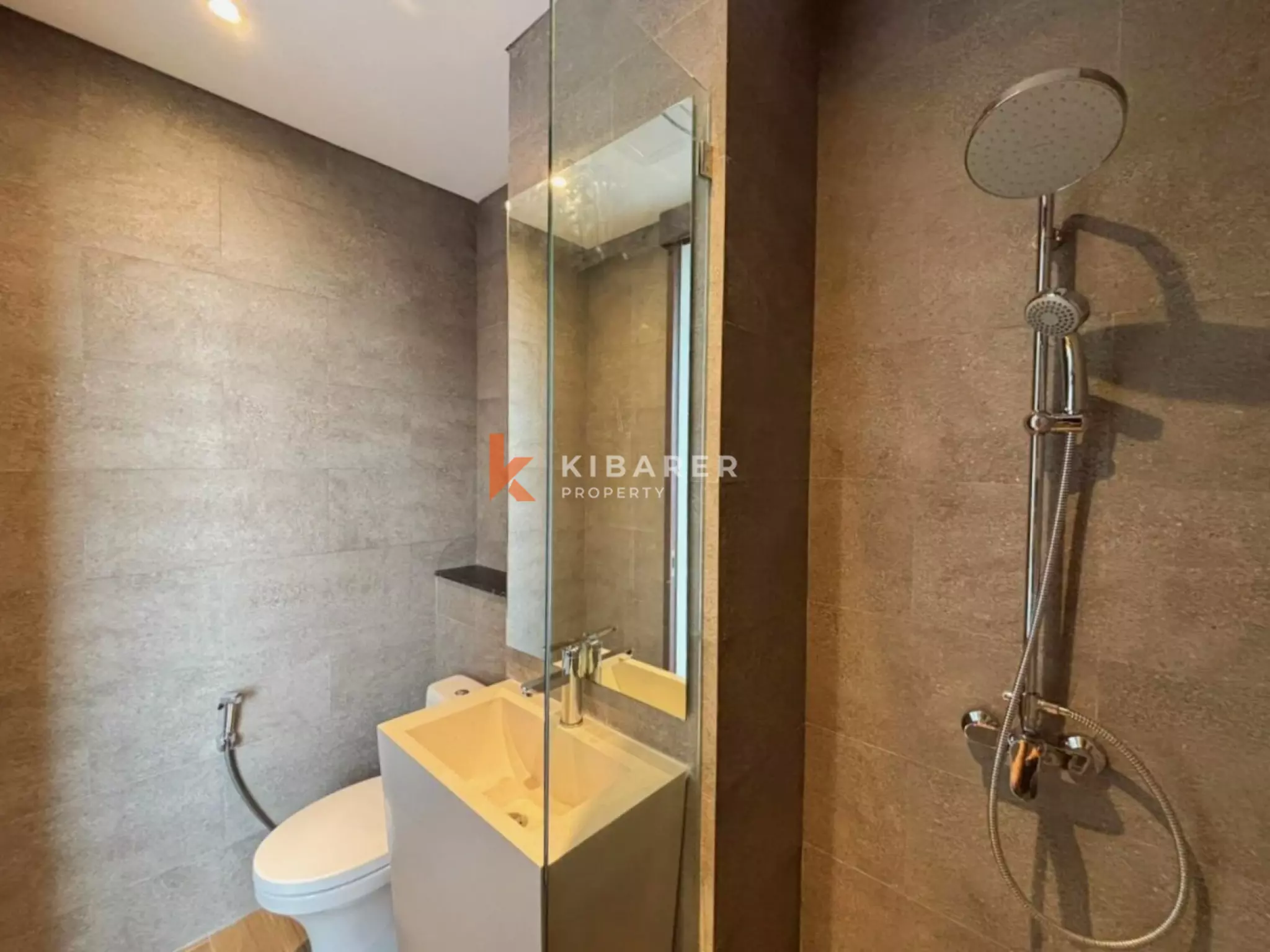 An Urban Tropical Three Bedroom Townhouse Crafted for Modern Living in Berawa — image 17
