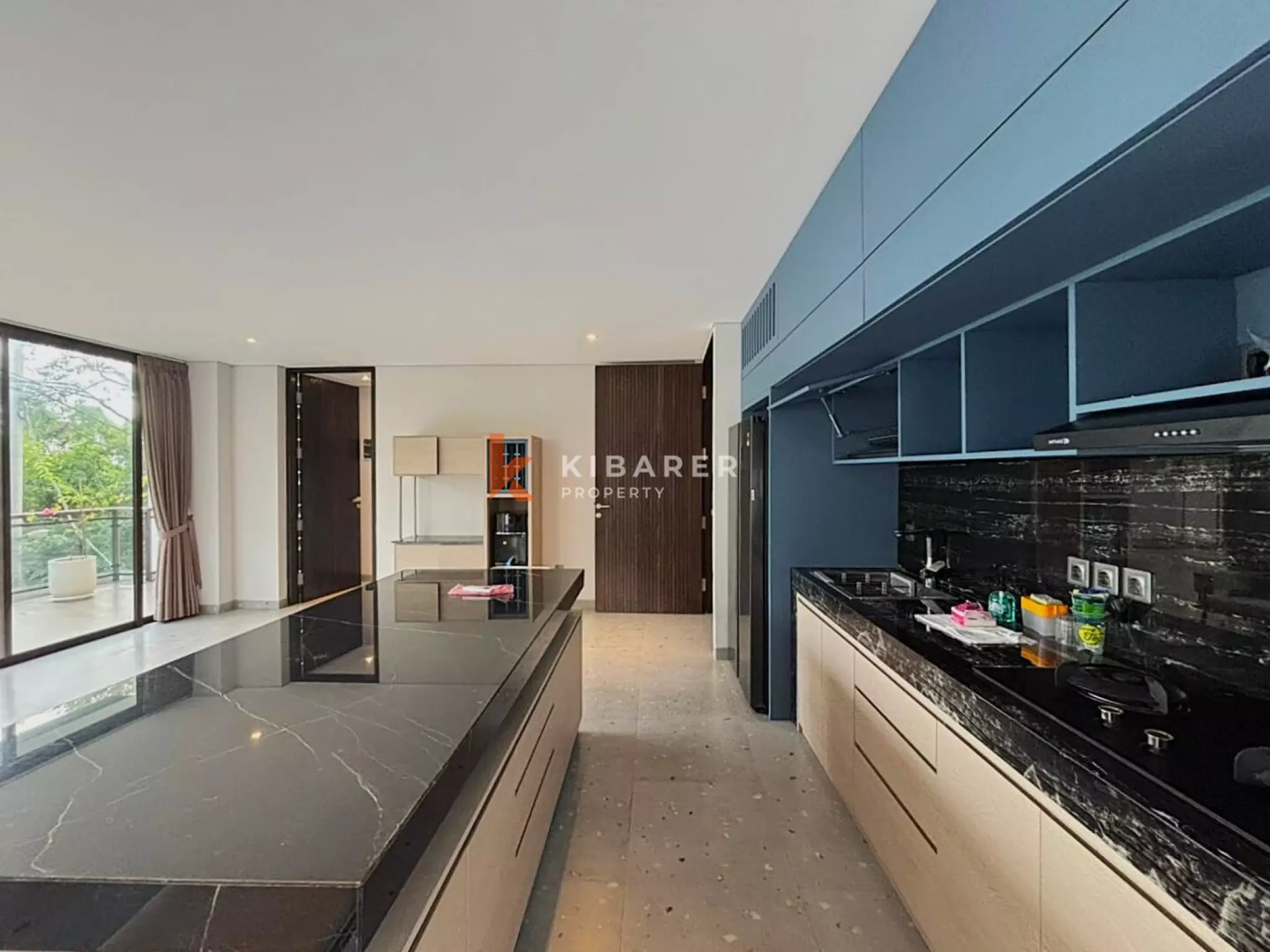 An Urban Tropical Three Bedroom Townhouse Crafted for Modern Living in Berawa — image 7