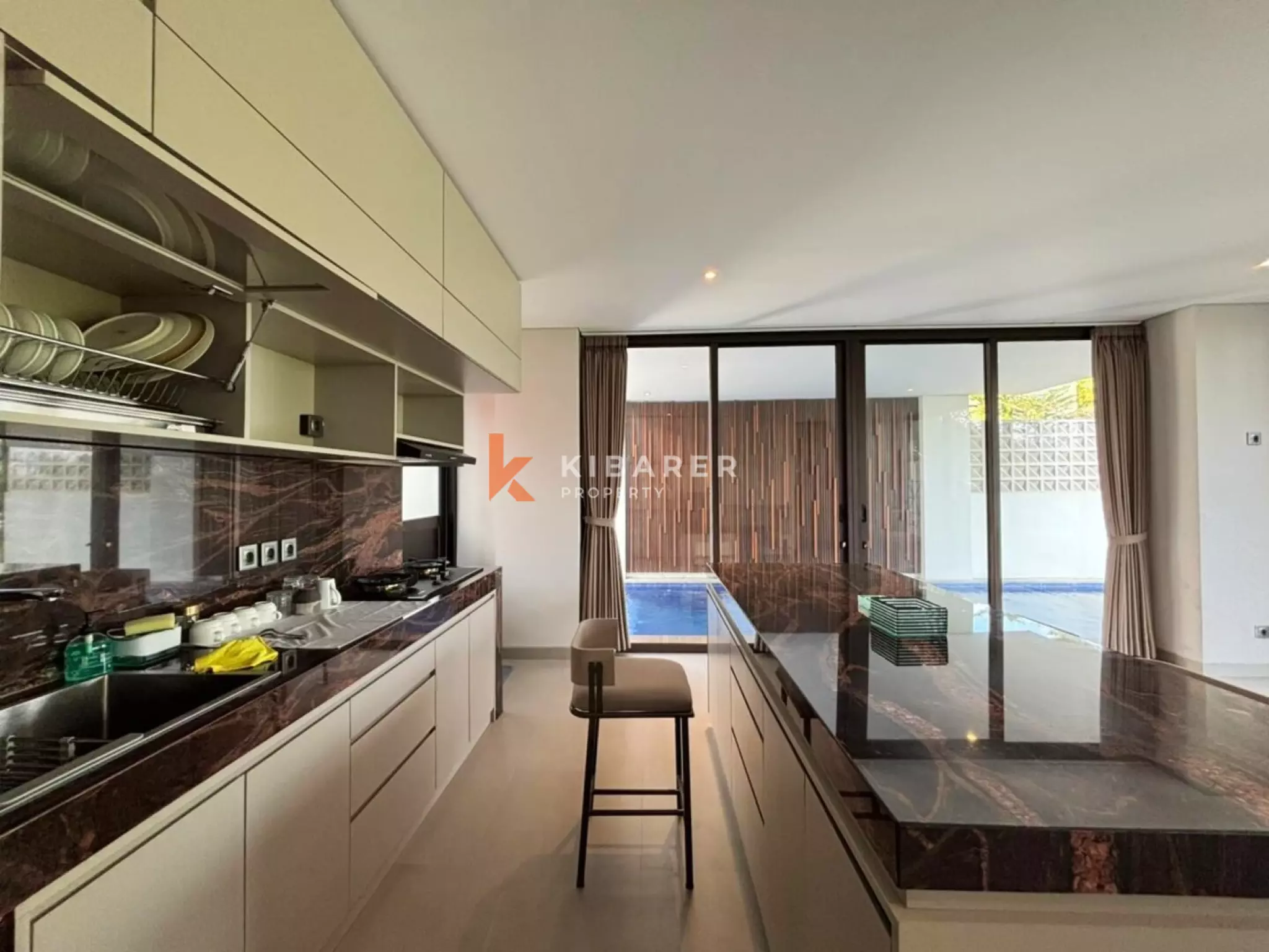 Four Storey Level Three Bedroom Townhouse in Berawa — image 4