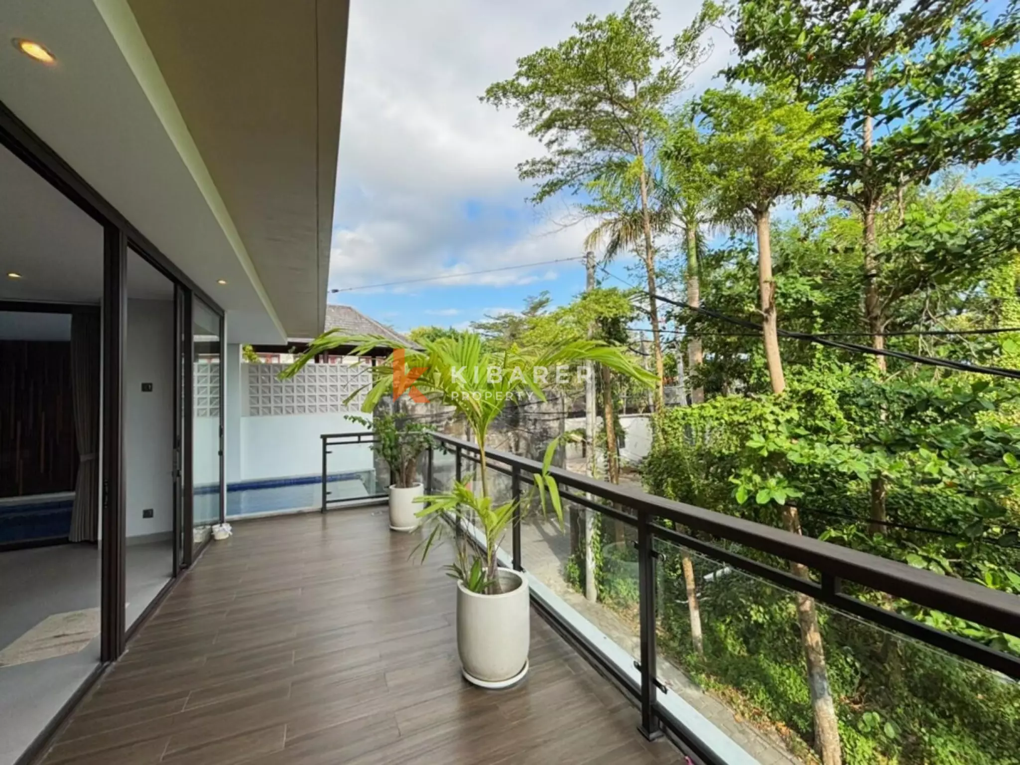 Four Storey Level Three Bedroom Townhouse in Berawa — image 5