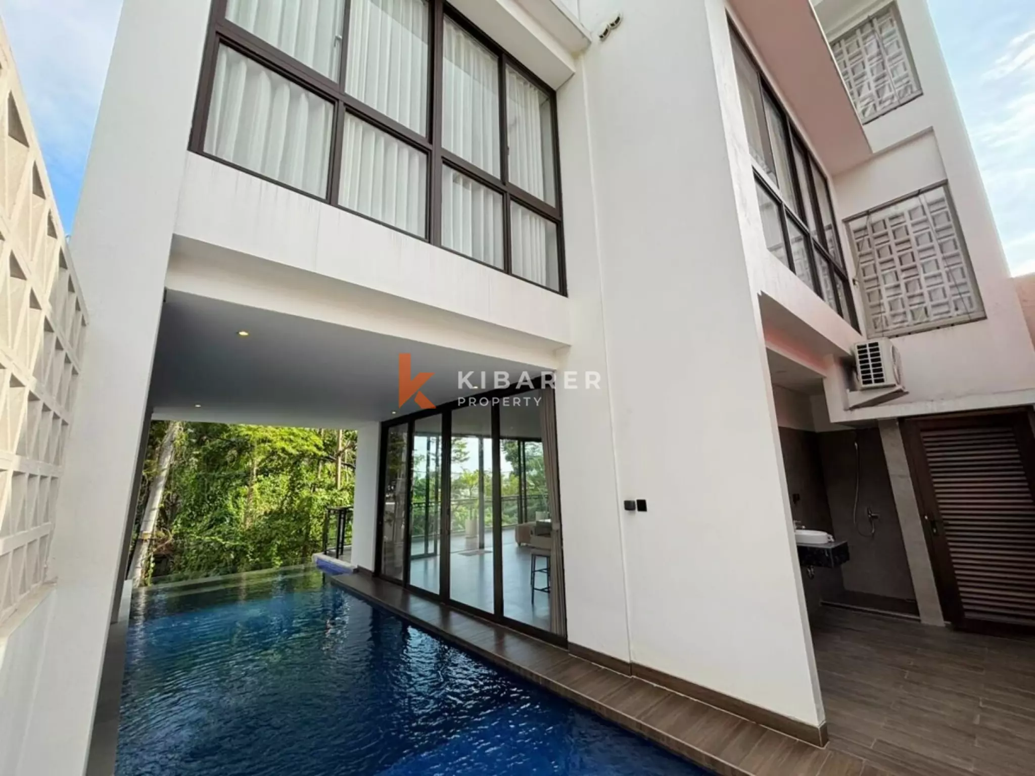 Four Storey Level Three Bedroom Townhouse in Berawa