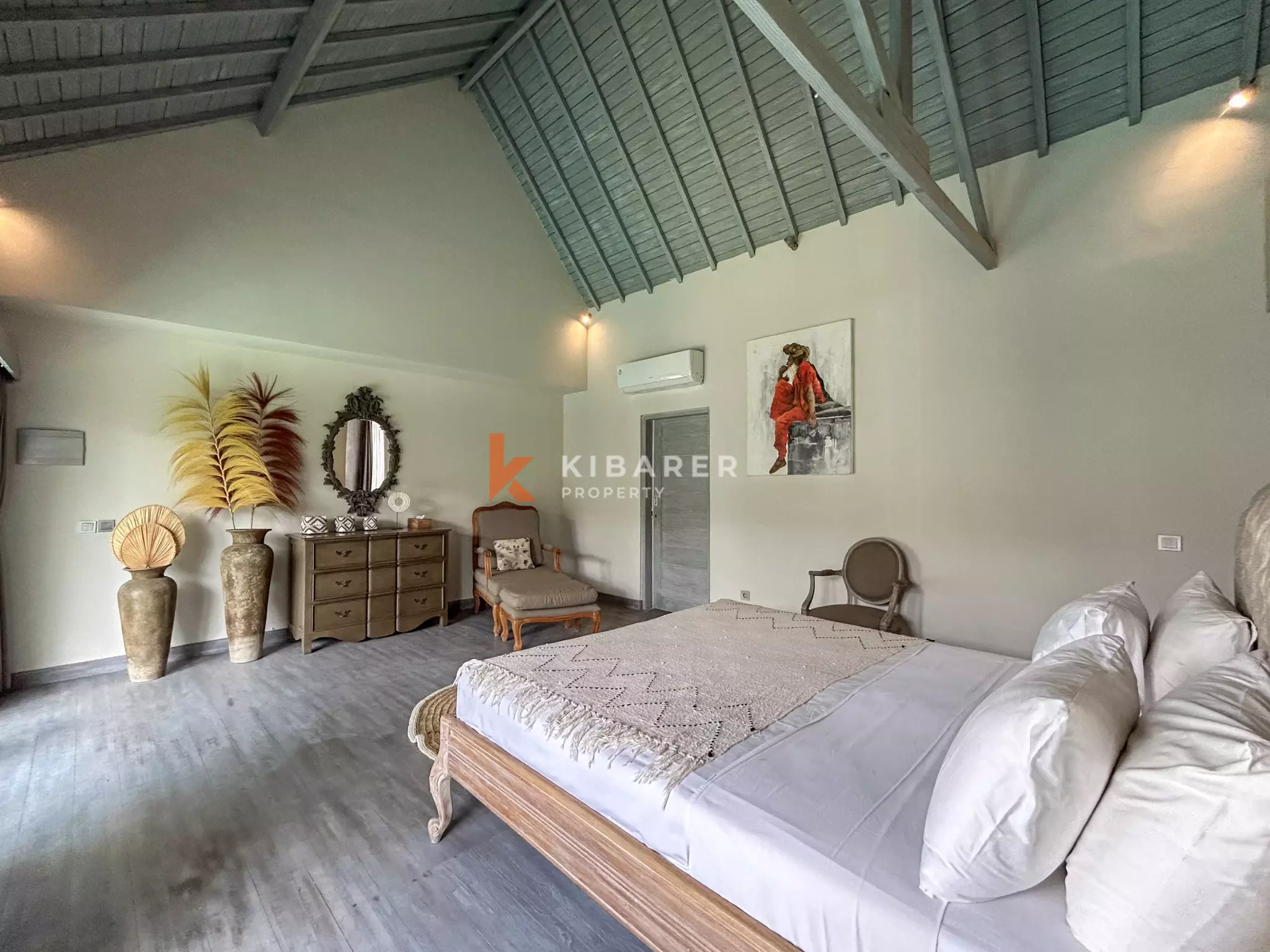 Charming Three-Bedroom Tropical Villa with Garden and Private Pool in Berawa — image 18