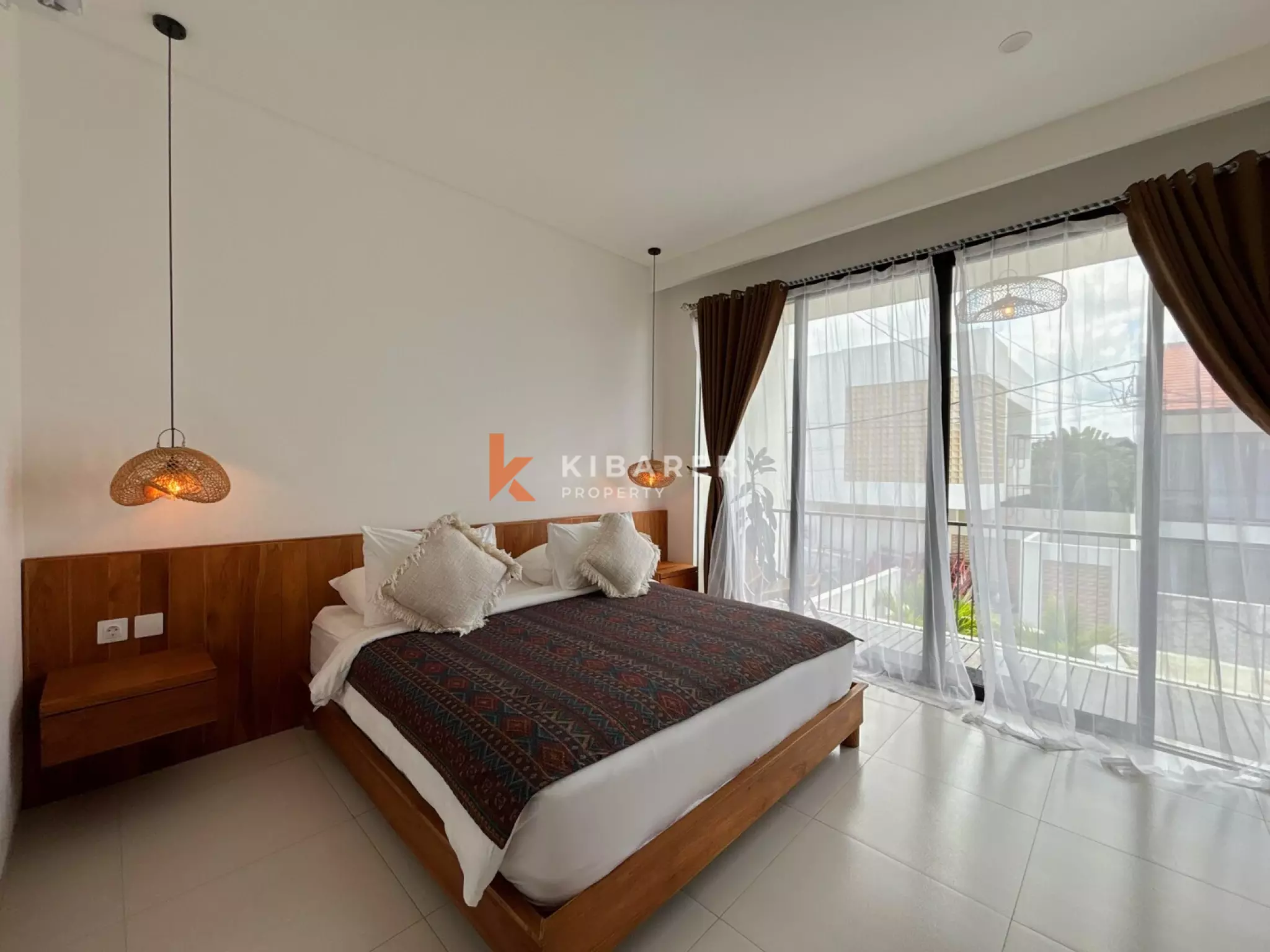 Stylish Contemporary Three Bedroom Villa Near Canggu Hotspots — image 11
