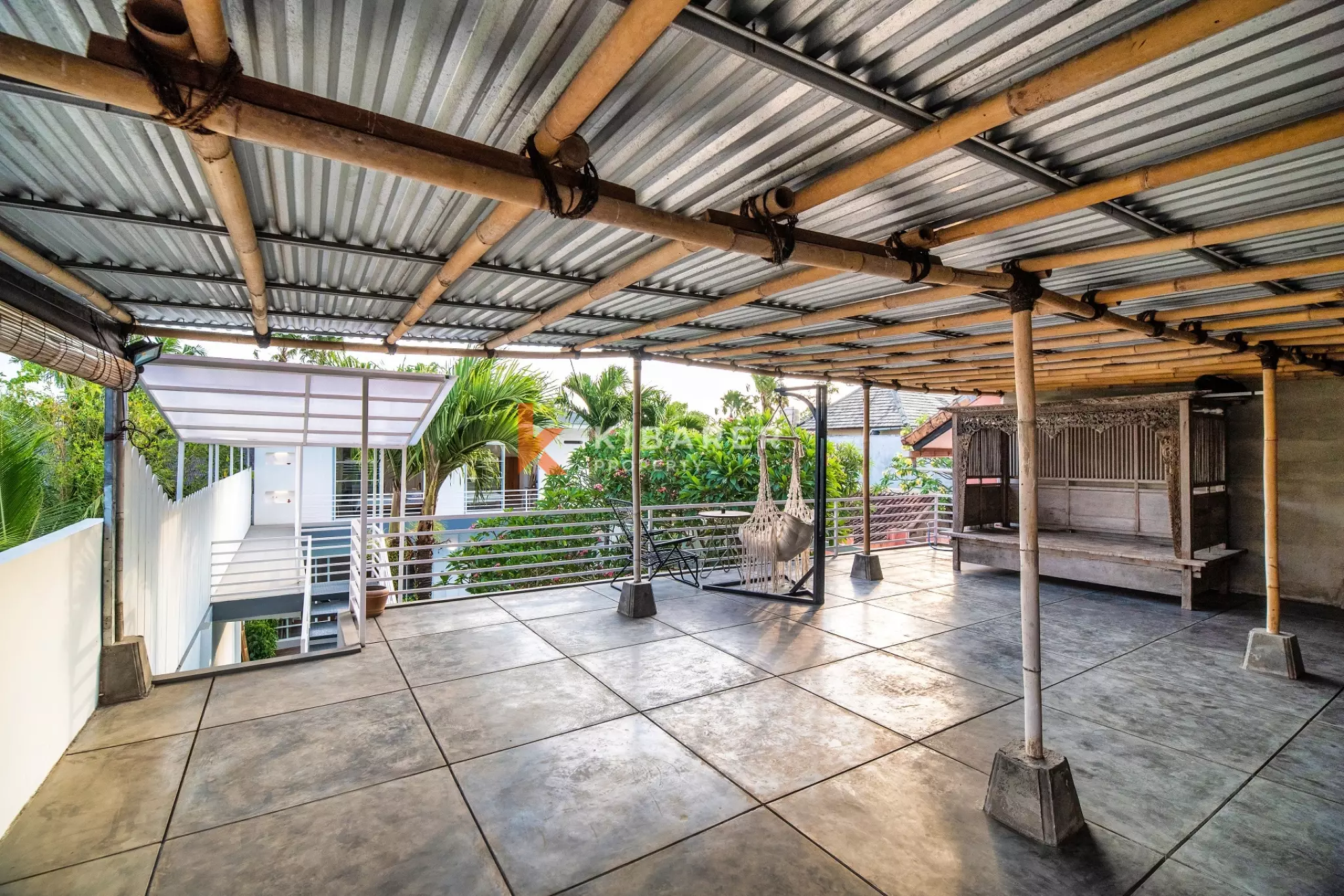 Spacious Entertainment Four-Bedrooms Enclosed Living Villa in Prime Berawa — image 8