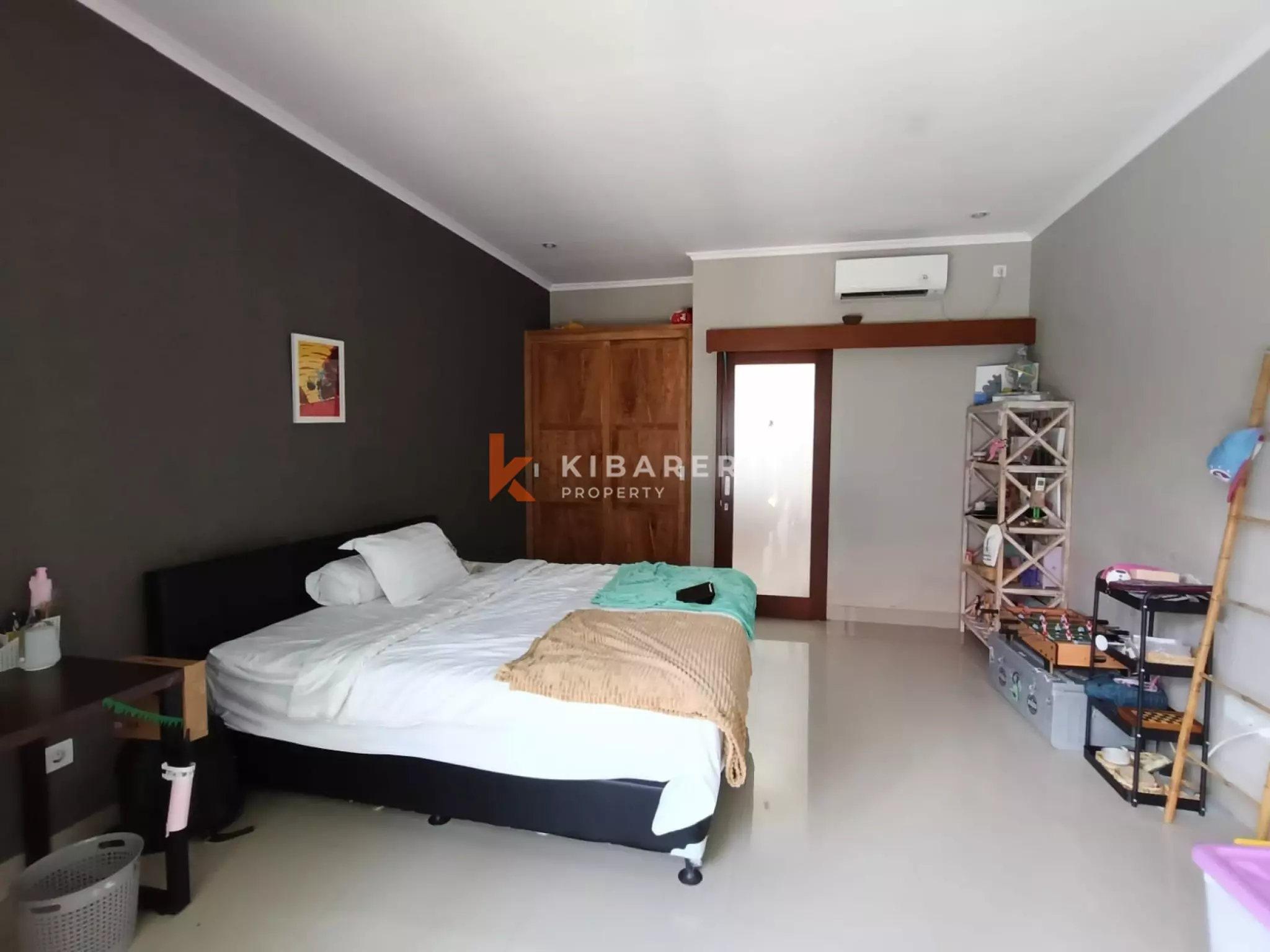 Charming Three-Bedroom Closed Living Room Villa in Kerobokan — image 12