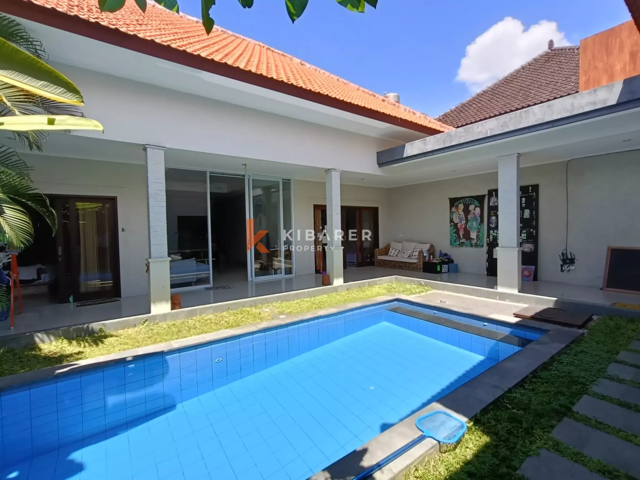 Charming Three-Bedroom Closed Living Room Villa in Kerobokan — image 1