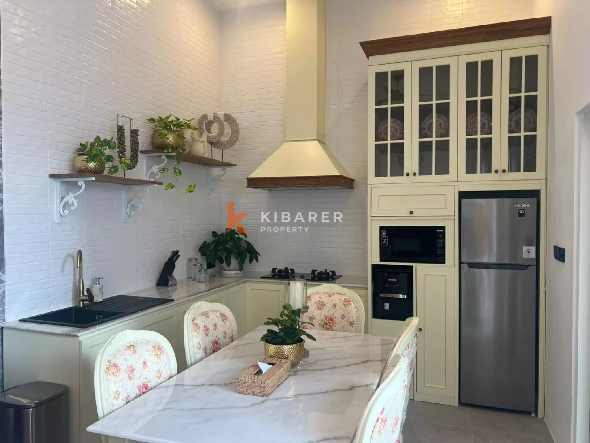 Charming Two-Bedroom Hideaway in Prime Berawa — image 7