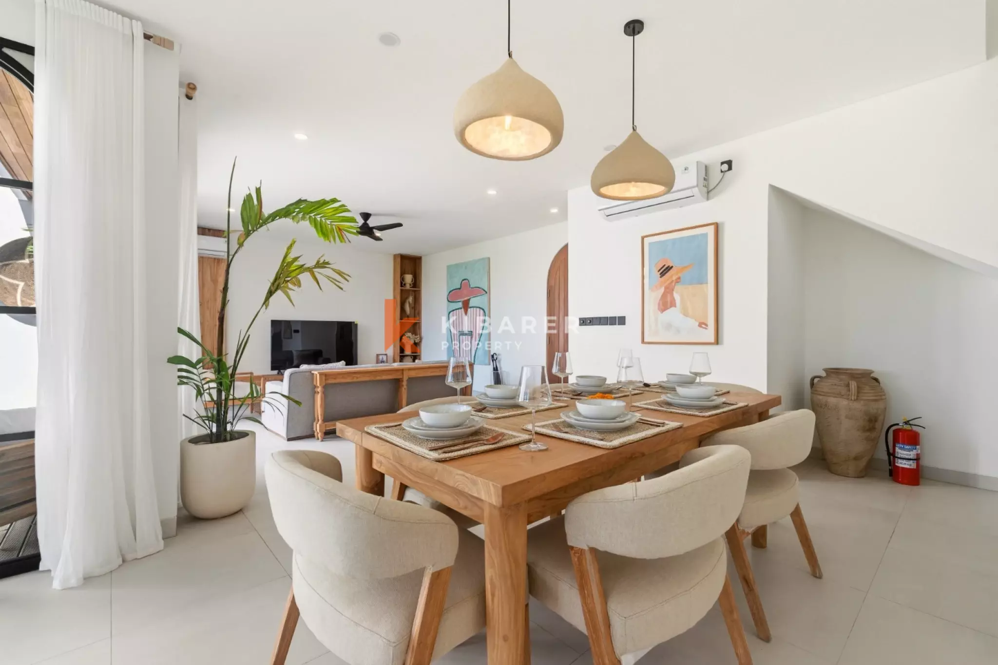Streamlined Modern Two-Bedrooms Enclosed Villa in Canggu — image 4