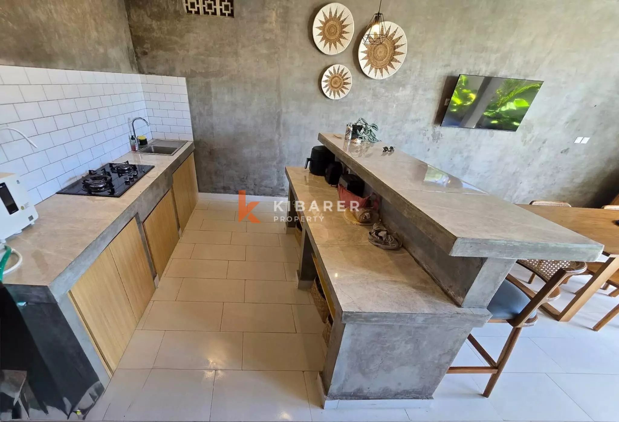 Prime Berawa Three Bedroom Open Living Villa Near Beach and cafes — image 4