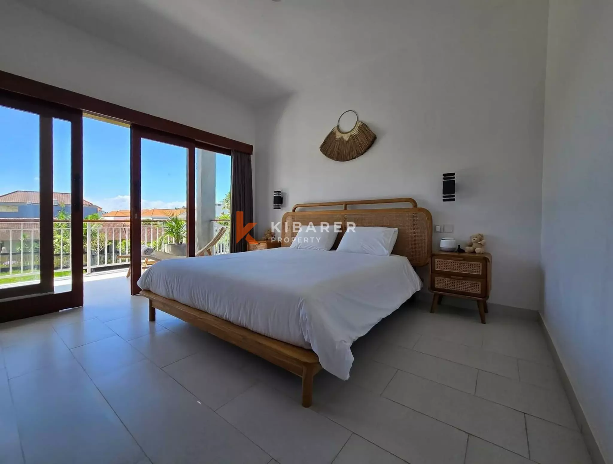 Prime Berawa Three Bedroom Open Living Villa Near Beach and cafes — image 19