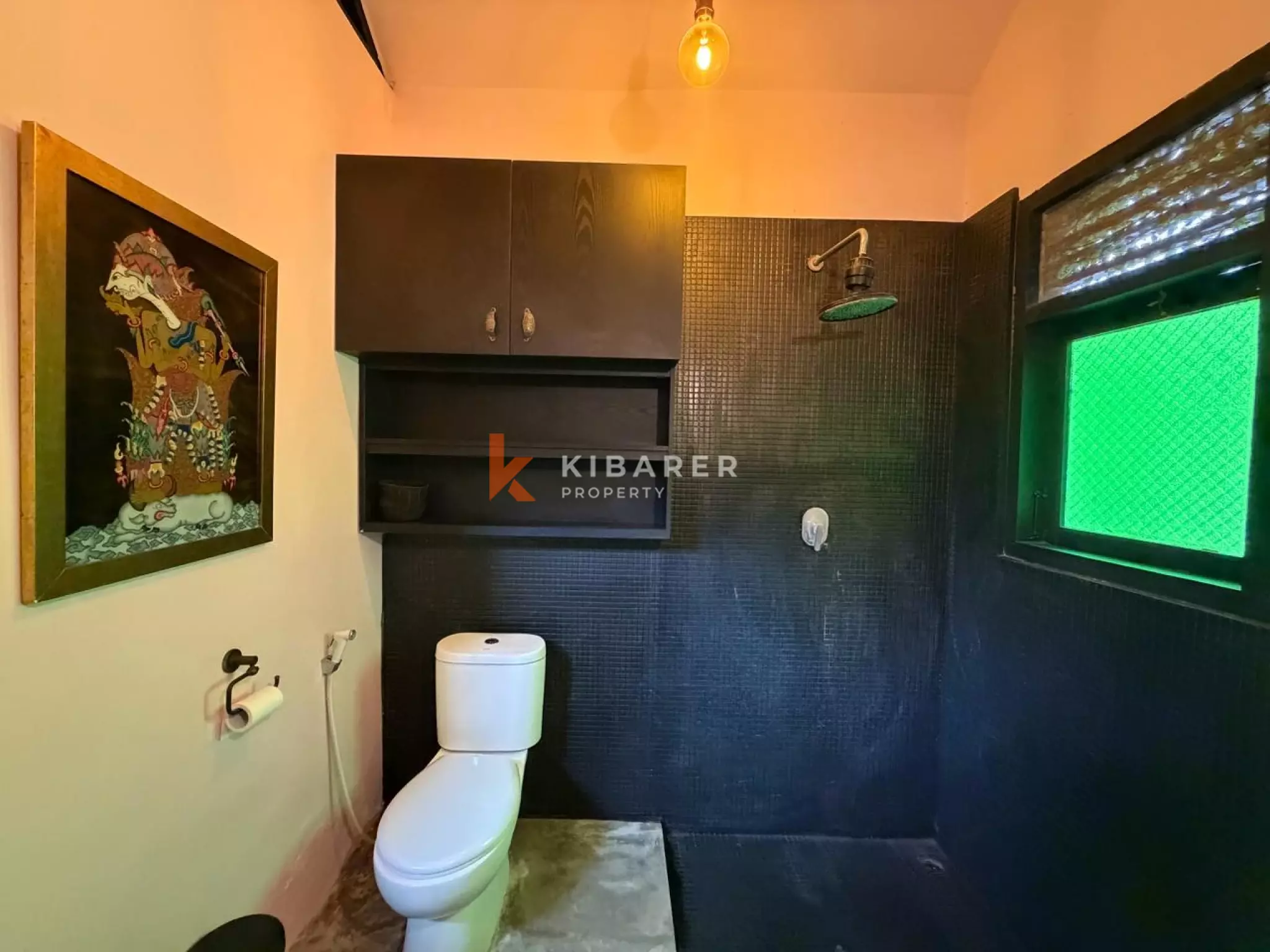 Artictic Contemporer One-Bedroom Loft Plus Additional Room Situated in Berawa — image 6