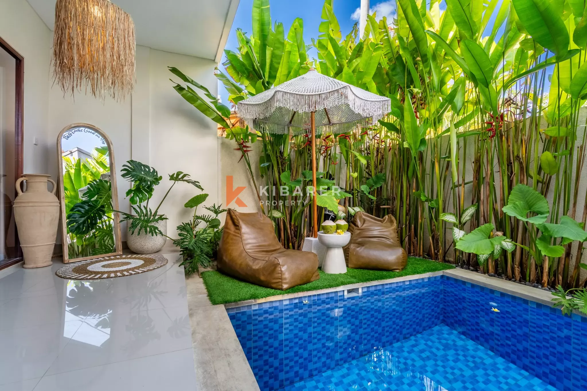 Boho-Chic Four-Bedrooms Enclosed Living Villa Steps from Echo Beach Canggu — image 2
