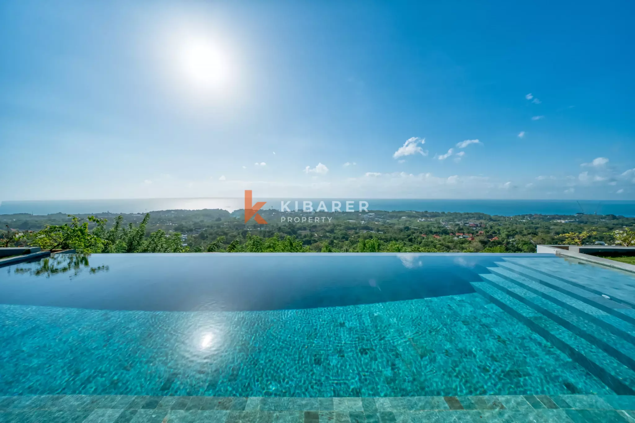 Elegant Cliffside Three-Bedroom Villa with Panoramic Ocean Views in Prime Uluwatu — image 2