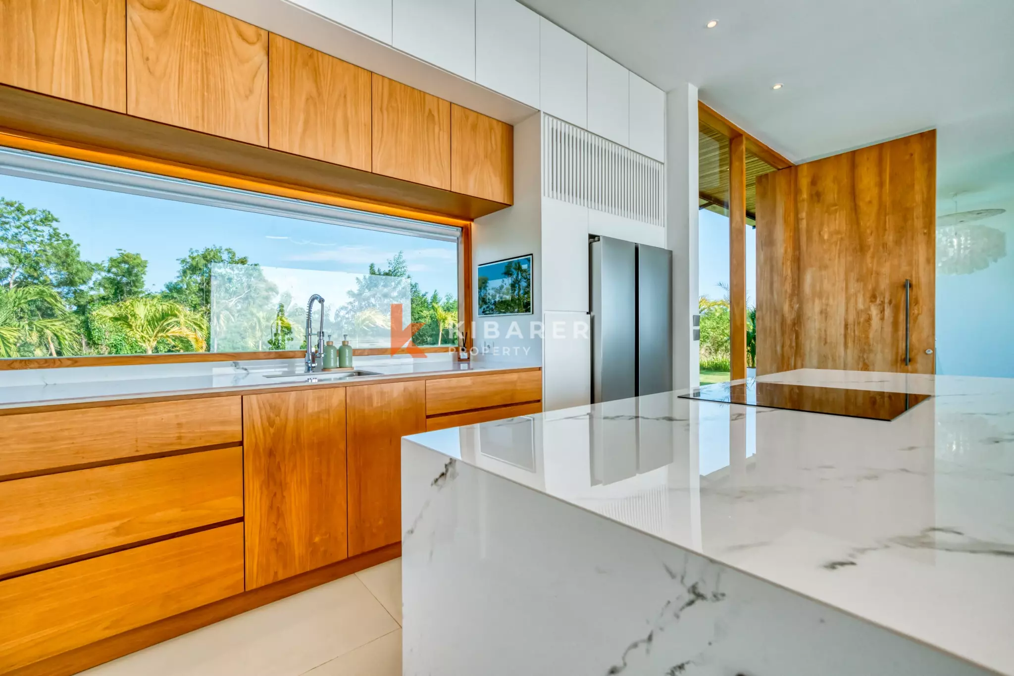 Elegant Cliffside Three-Bedroom Villa with Panoramic Ocean Views in Prime Uluwatu — image 5