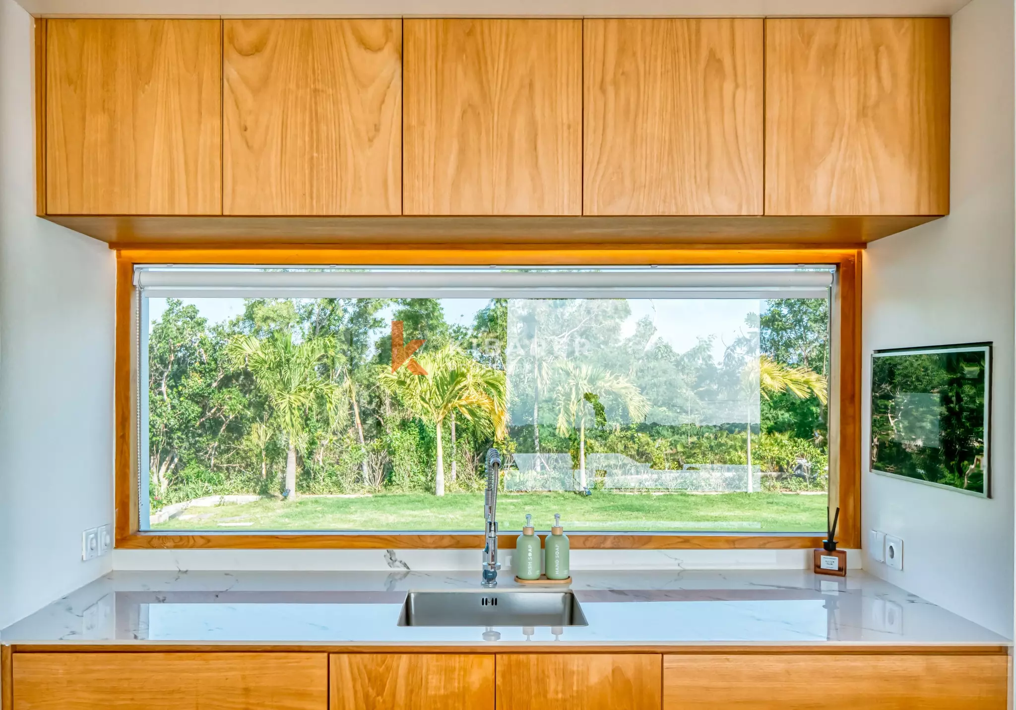 Elegant Cliffside Three-Bedroom Villa with Panoramic Ocean Views in Prime Uluwatu — image 6