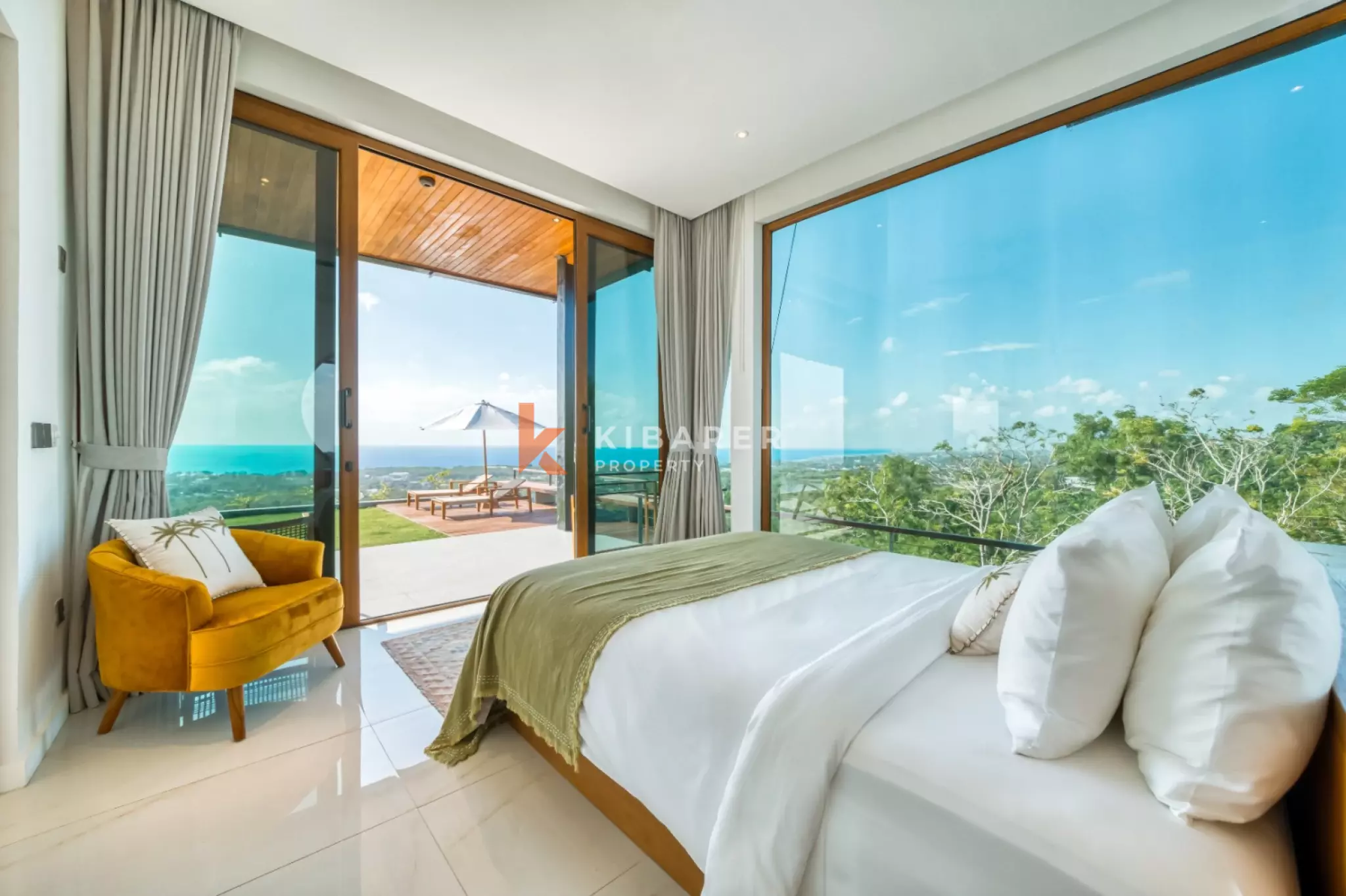 Elegant Cliffside Three-Bedroom Villa with Panoramic Ocean Views in Prime Uluwatu — image 11