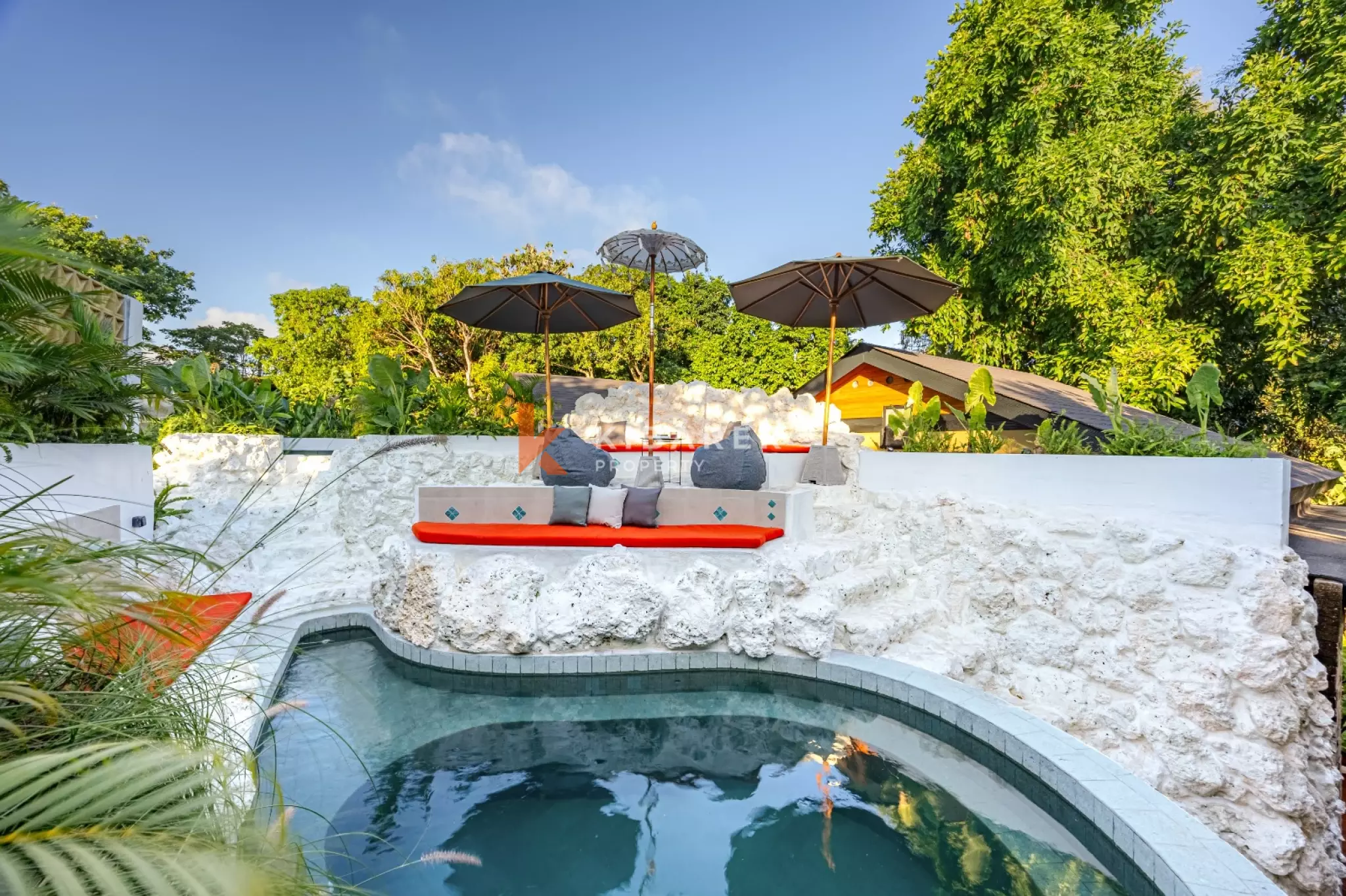 One-Bedroom Loft With One Wall Glasses Shared Pool Surrounded by Nature in Pecatu–Uluwatu — image 2