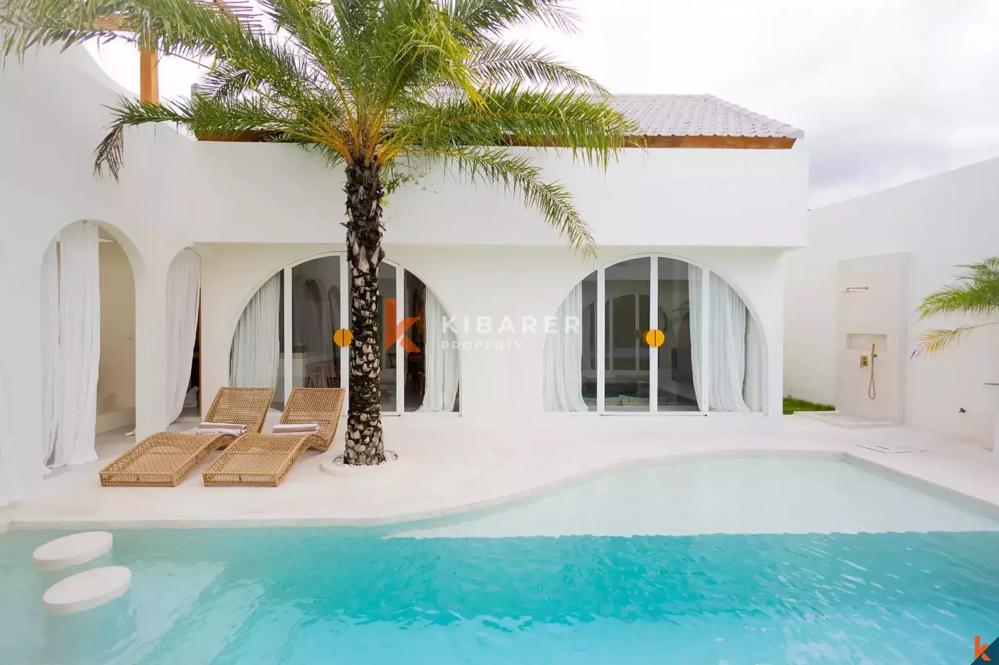 Relax in Style - Contemporary Three Bedroom Villa in Padonan — image 2