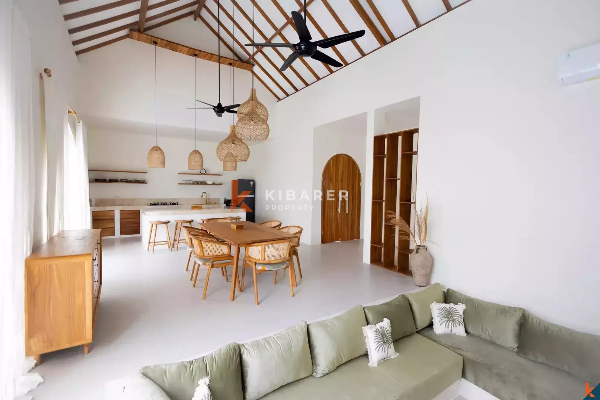 Relax in Style - Contemporary Three Bedroom Villa in Padonan — image 3