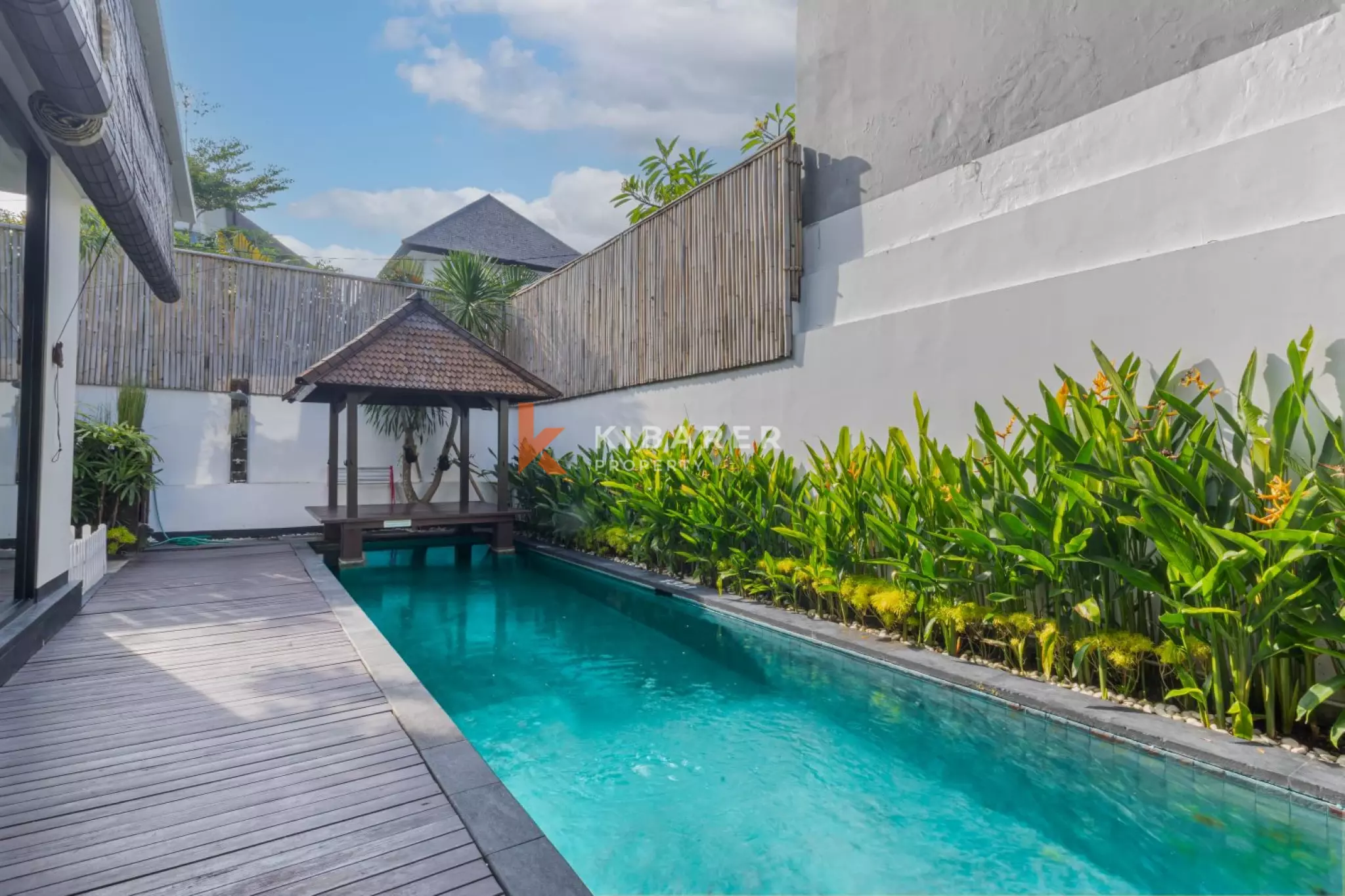 Spacious Three Bedroom Enclosed Living Villa in Jimbaran — image 14