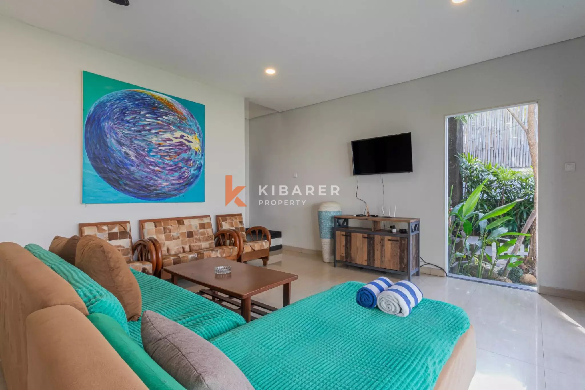Spacious Three Bedroom Enclosed Living Villa in Jimbaran — image 3