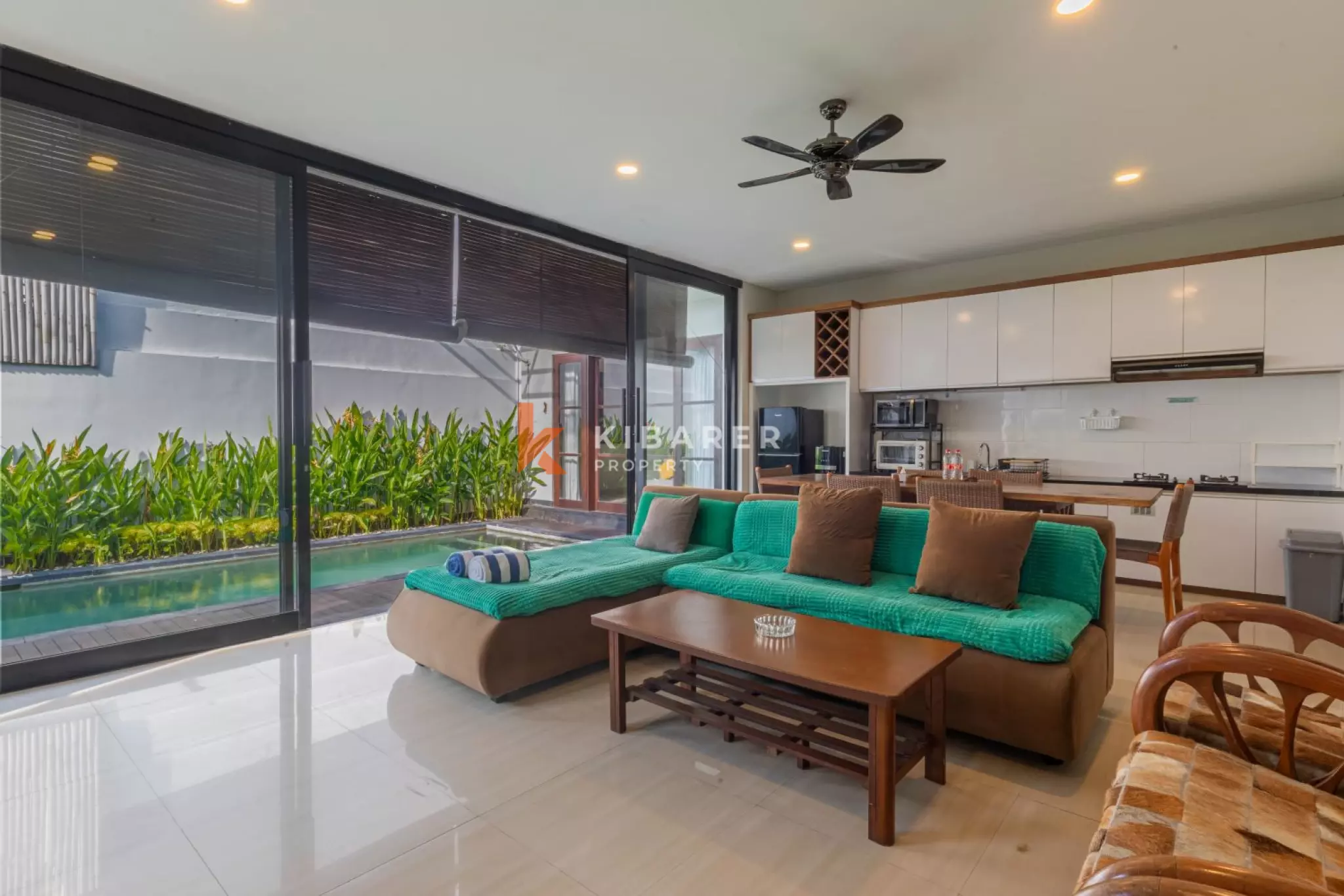 Spacious Three Bedroom Enclosed Living Villa in Jimbaran — image 5