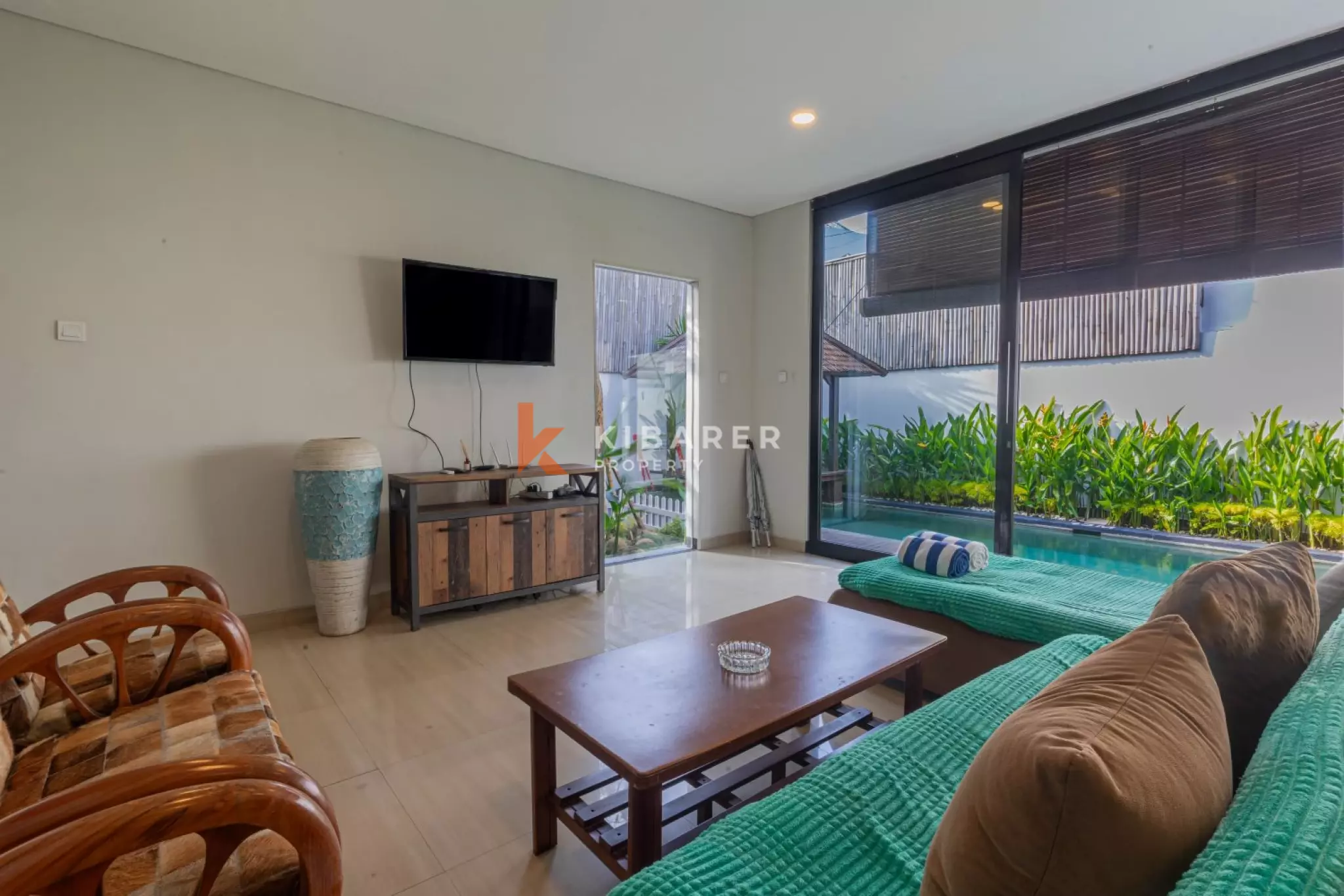 Spacious Three Bedroom Enclosed Living Villa in Jimbaran — image 4