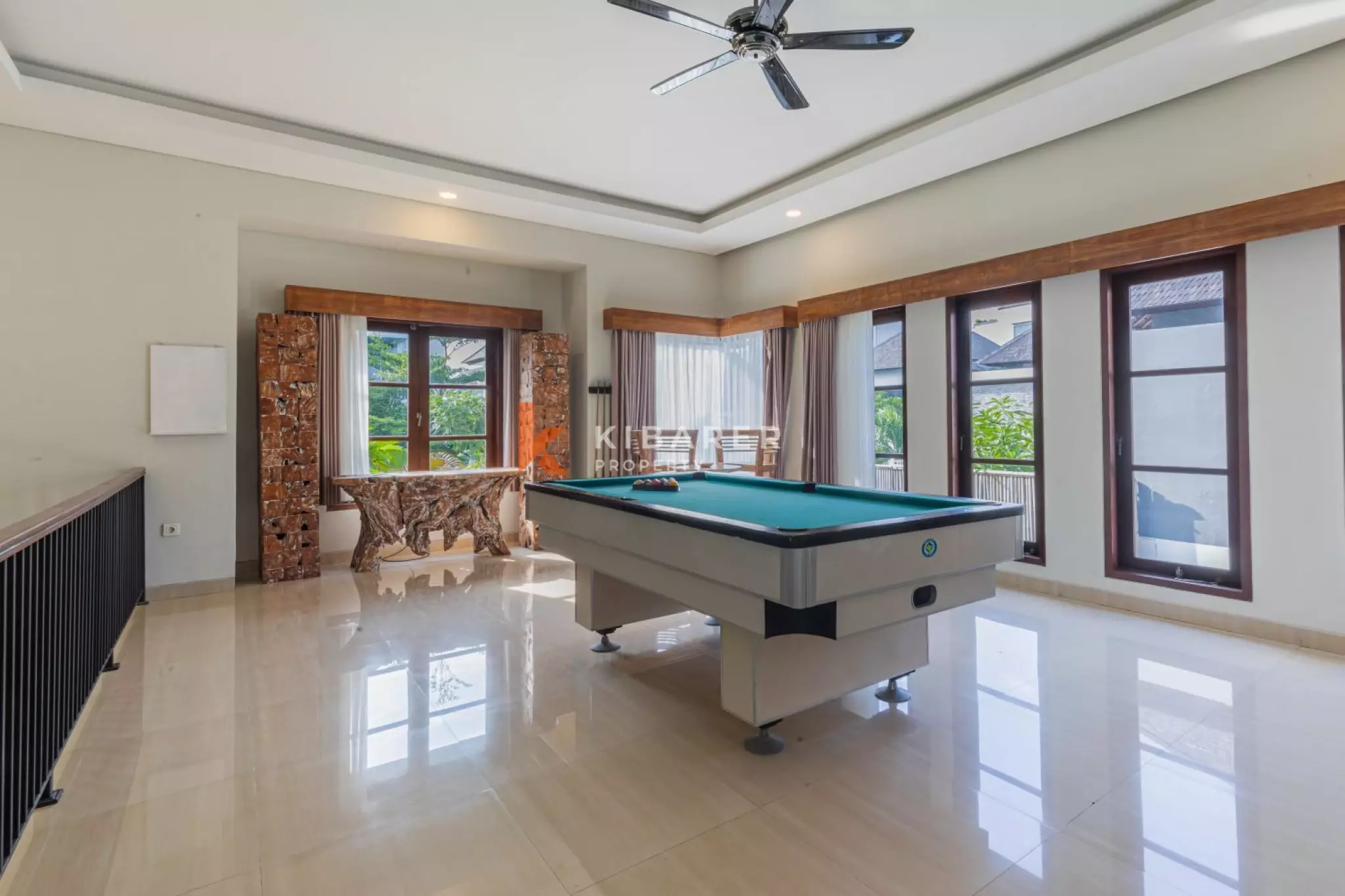 Spacious Three Bedroom Enclosed Living Villa in Jimbaran — image 15