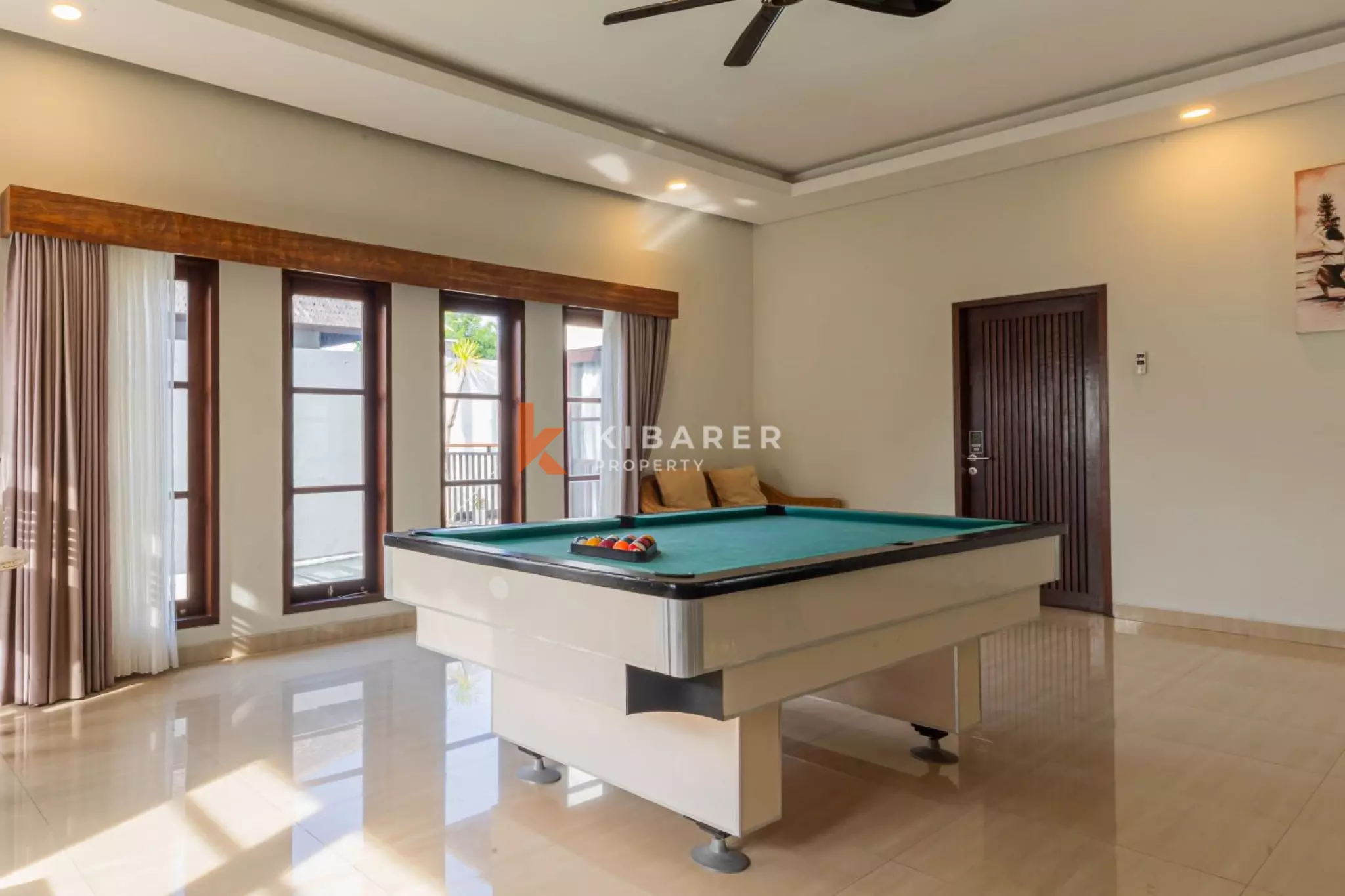 Spacious Three Bedroom Enclosed Living Villa in Jimbaran — image 16