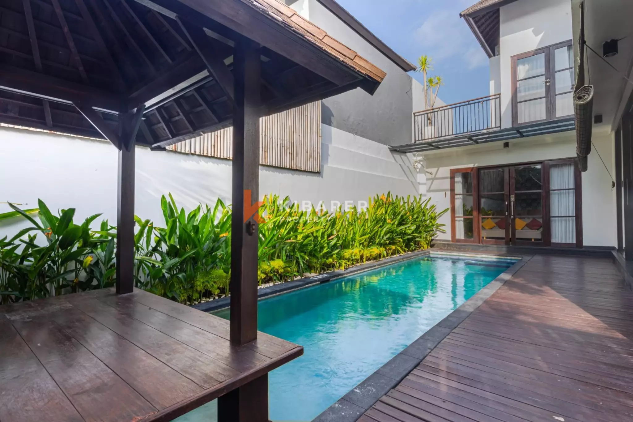 Spacious Three Bedroom Enclosed Living Villa in Jimbaran — image 7