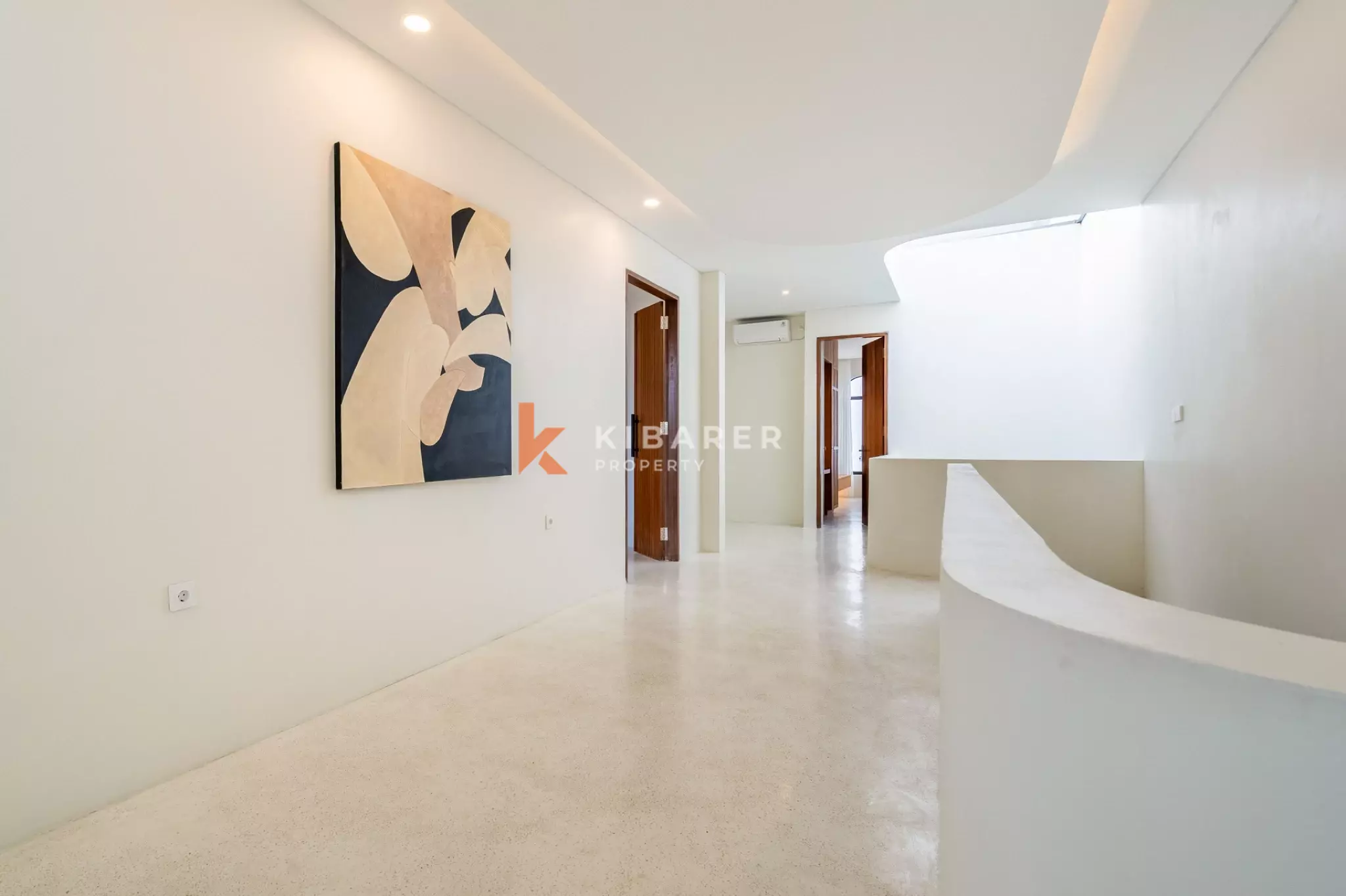 Elegant Family Four-Bedrooms Villa with Dual Kitchens in Ungasan — image 12