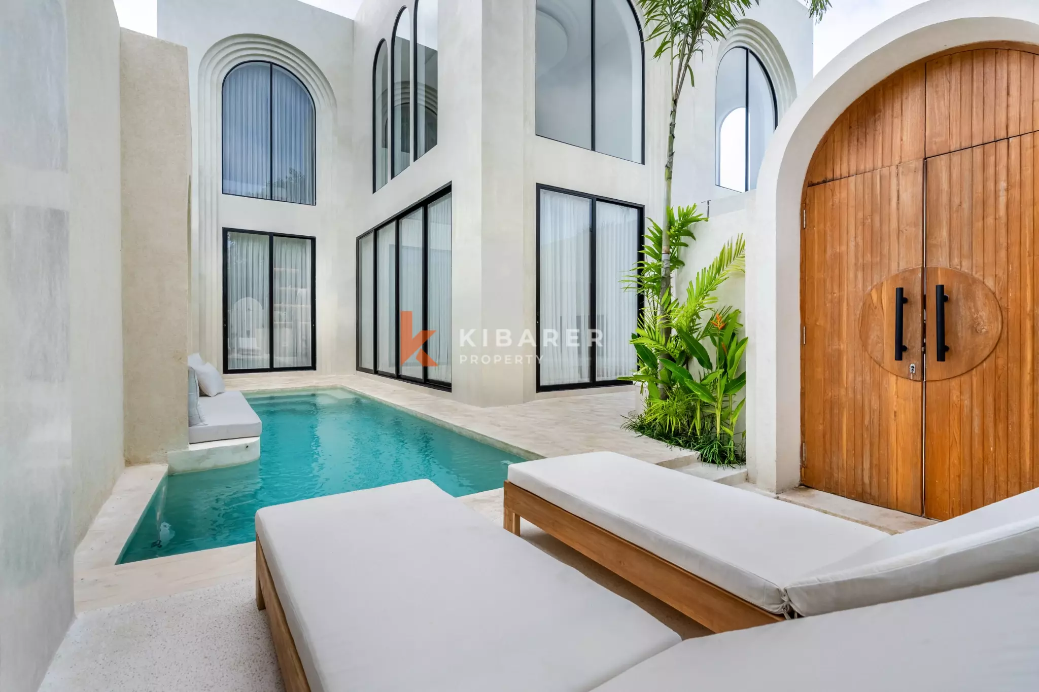 Elegant Family Four-Bedrooms Villa with Dual Kitchens in Ungasan