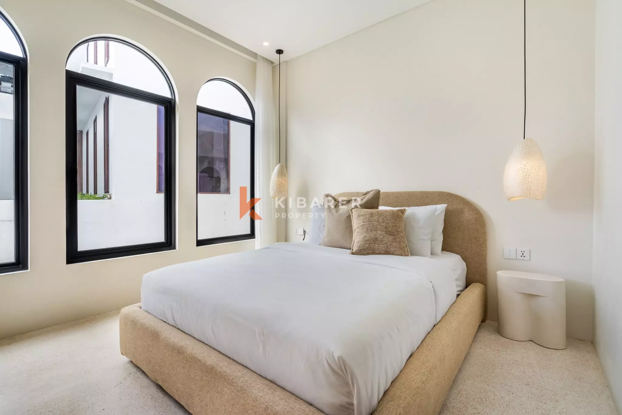 Elegant Family Four-Bedrooms Villa with Dual Kitchens in Ungasan — image 17