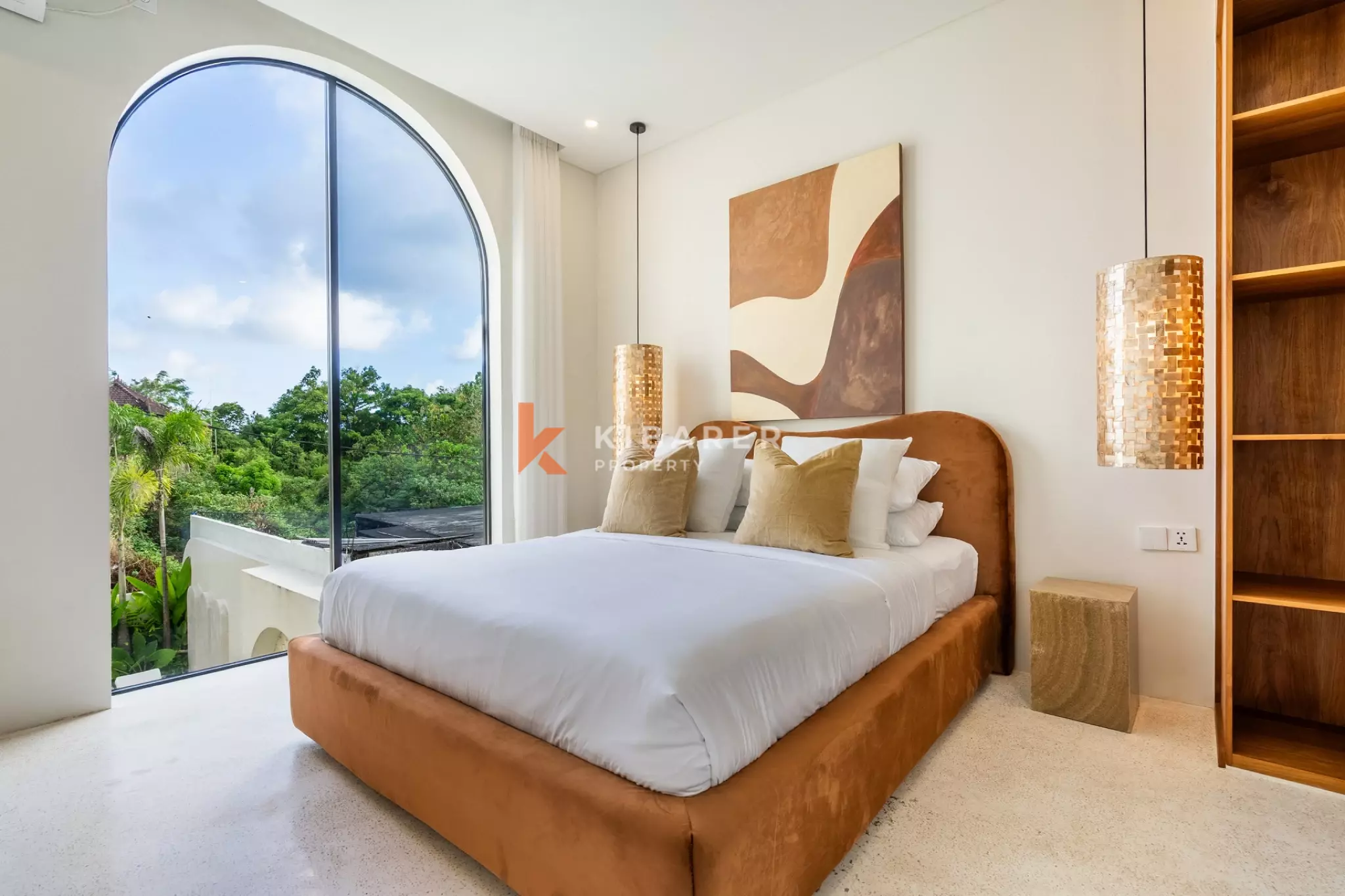 Elegant Family Four-Bedrooms Villa with Dual Kitchens in Ungasan — image 6
