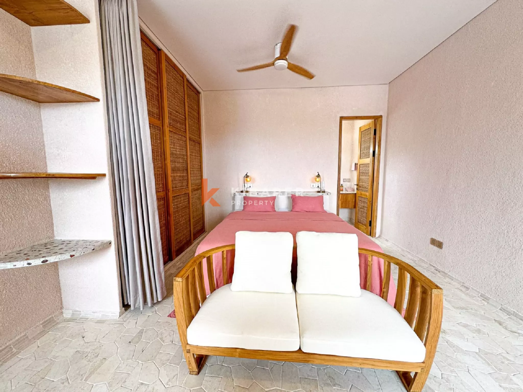 Detailed Modern Design One-Bedroom Apartment in Tumbak Bayuh — image 6