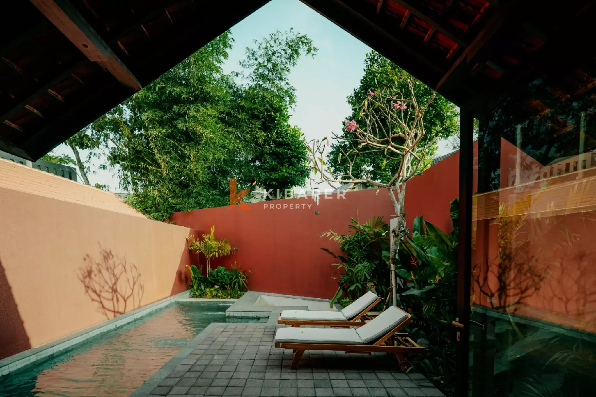 Warm Contemporary Two-Bedroom Tropical Villa with Private Pool in Jimbaran