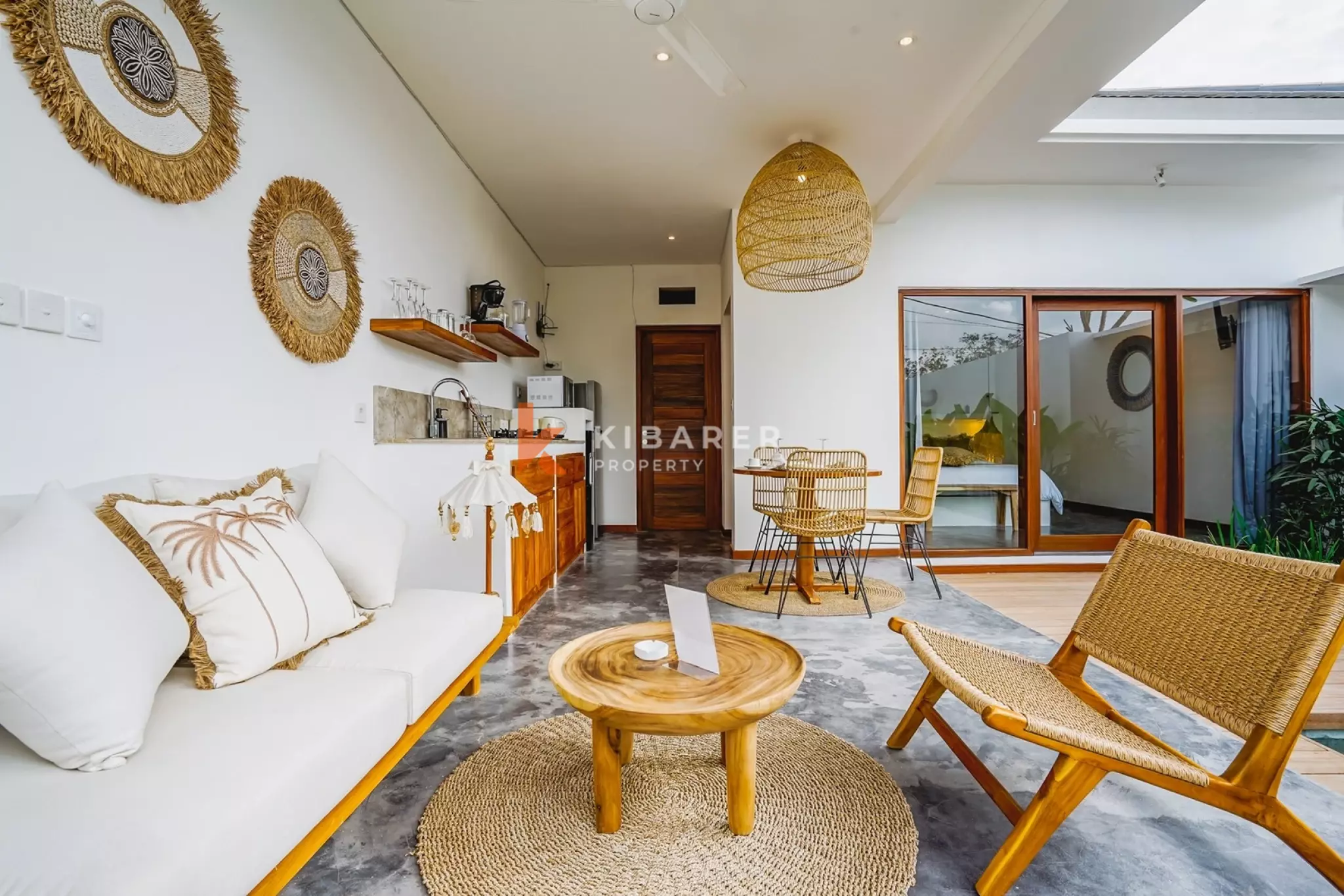 Tropical Romantic Ambiance – One-Bedroom Villa Very Close to Nyanyi Beach — image 2
