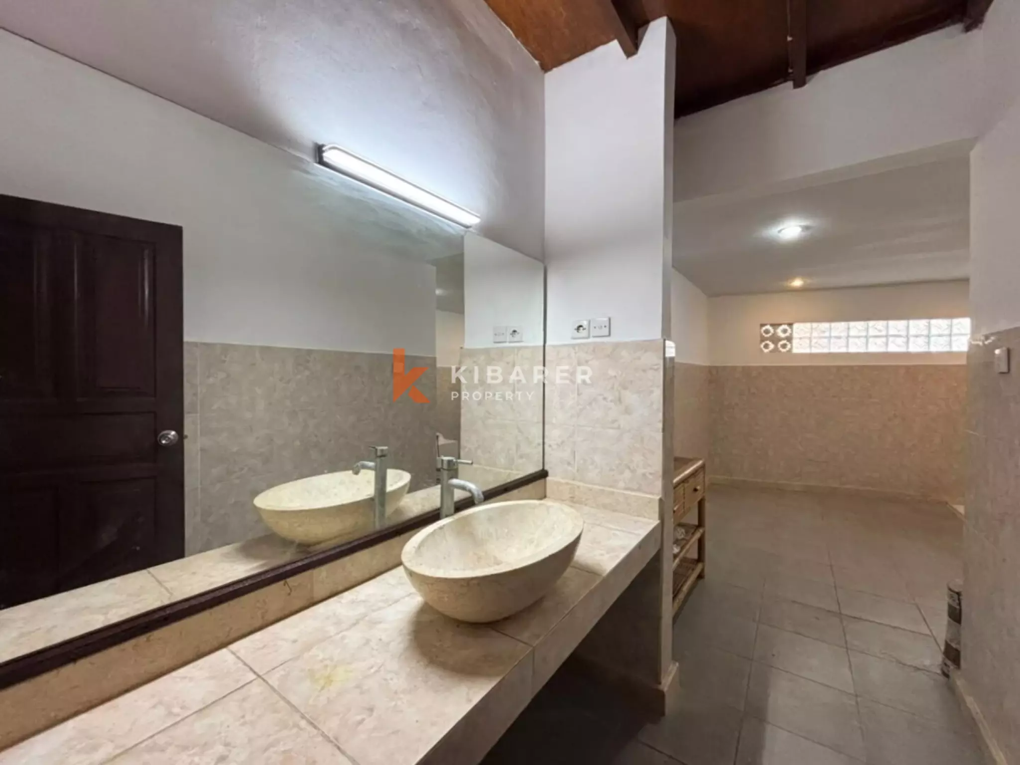 Beautiful Four-Bedroom Villa in the Quiet Umalas Area — image 11