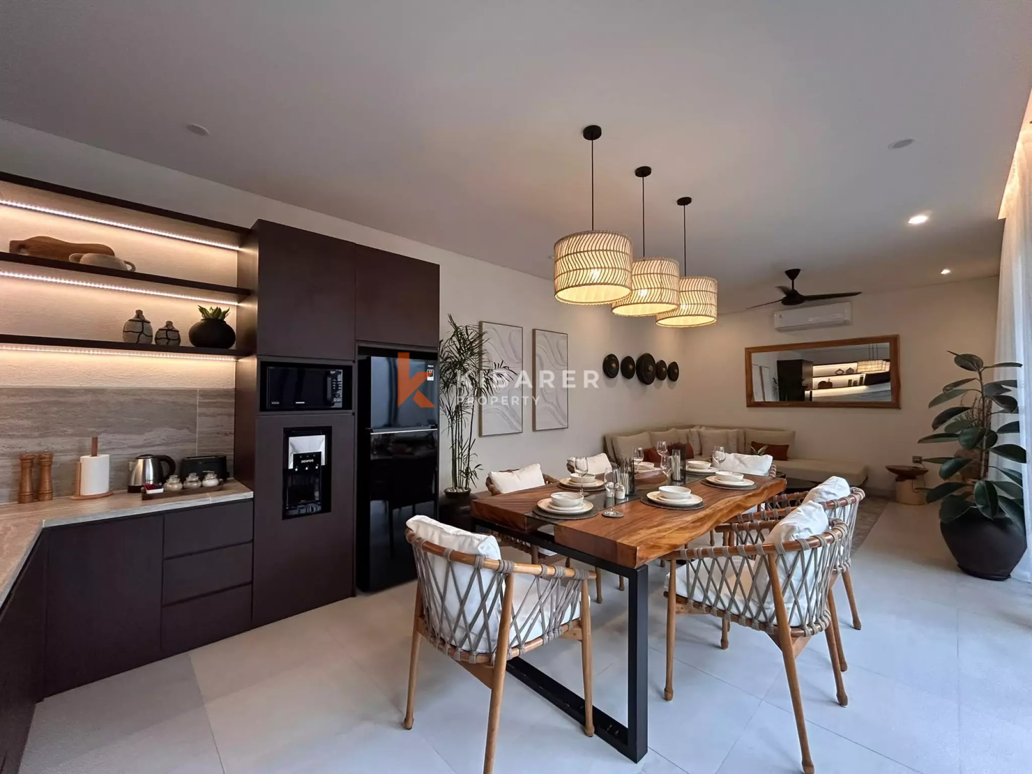 Elegant Contemporary Three-Bedroom Villa with Private Pool in Kerobokan — image 9