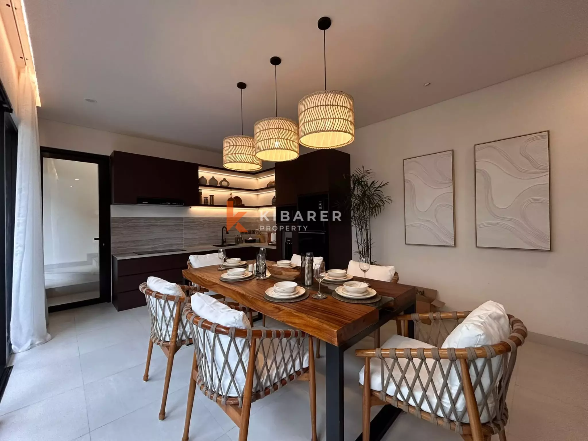 Elegant Contemporary Three-Bedroom Villa with Private Pool in Kerobokan — image 8