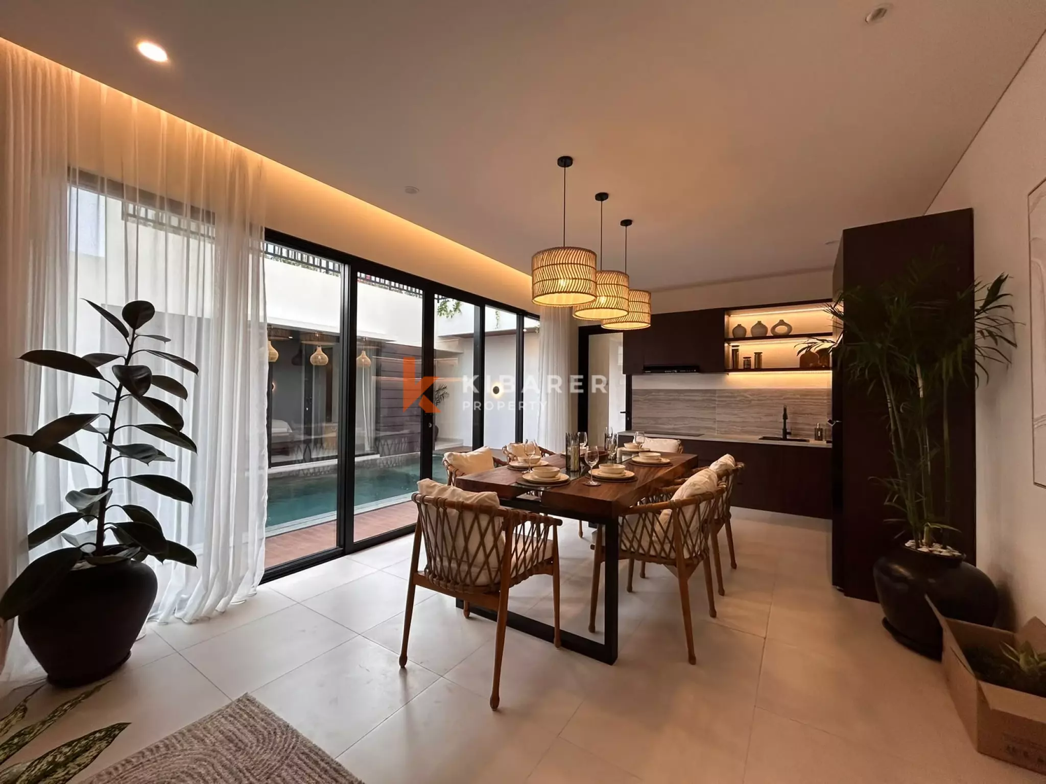 Elegant Contemporary Three-Bedroom Villa with Private Pool in Kerobokan — image 11