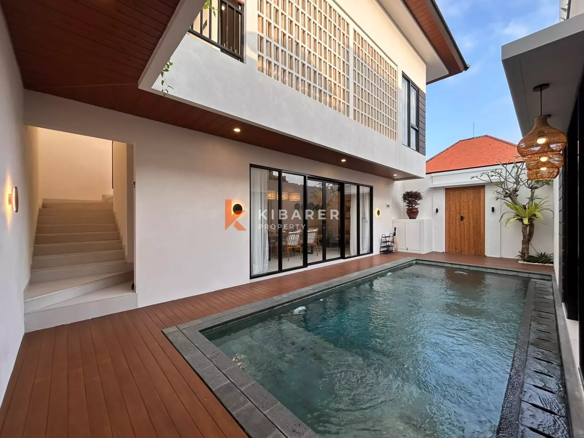 Elegant Contemporary Three-Bedroom Villa with Private Pool in Kerobokan