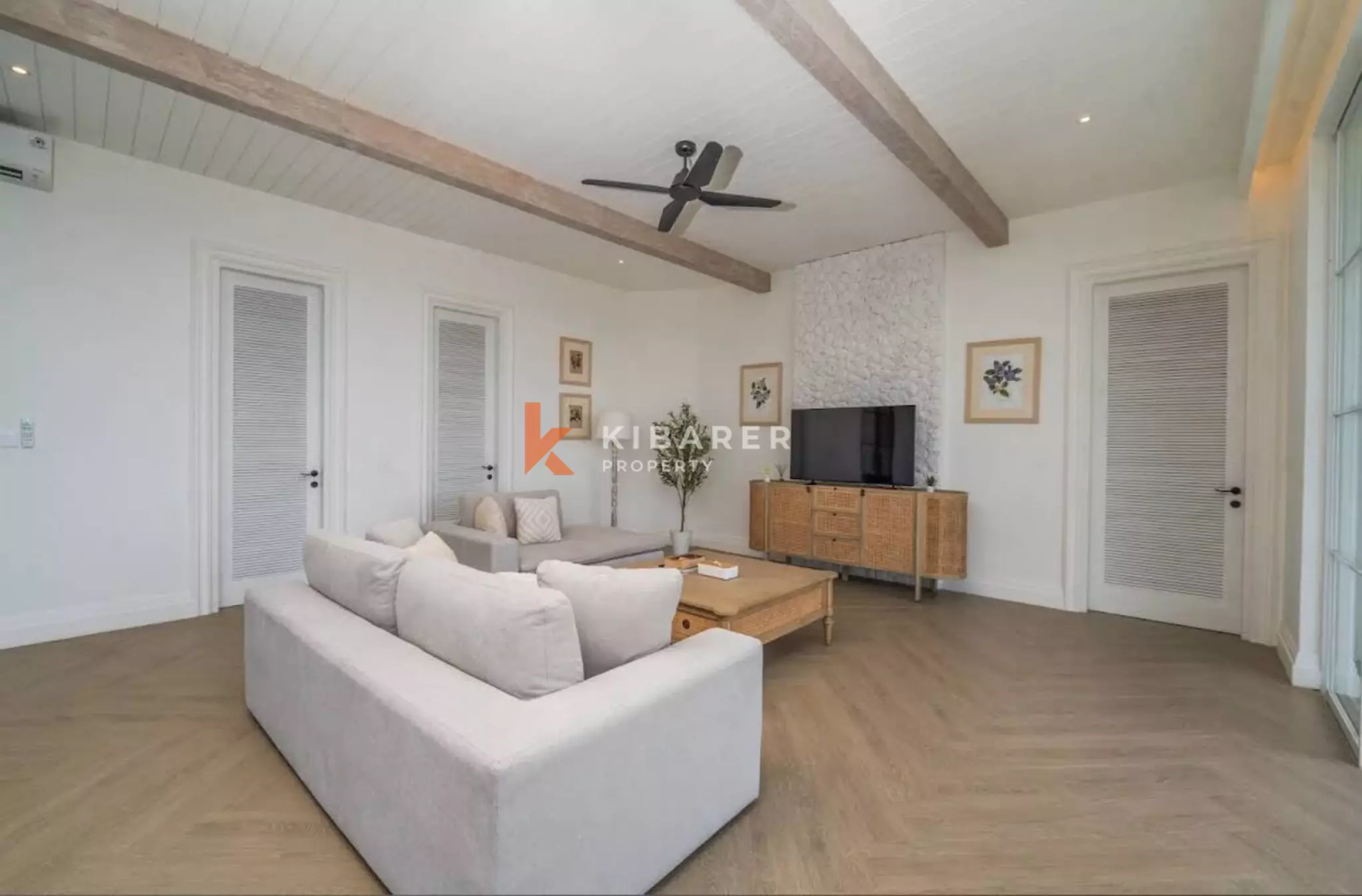 Modern Four-Bedroom Villa with Panoramic Sea Views & Rooftop in Ungasan — image 3