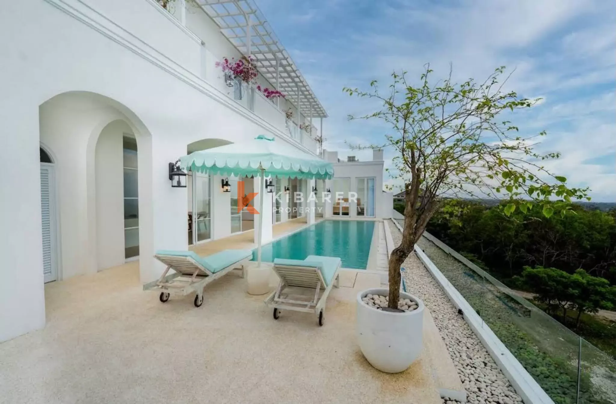 Modern Four-Bedroom Villa with Panoramic Sea Views & Rooftop in Ungasan