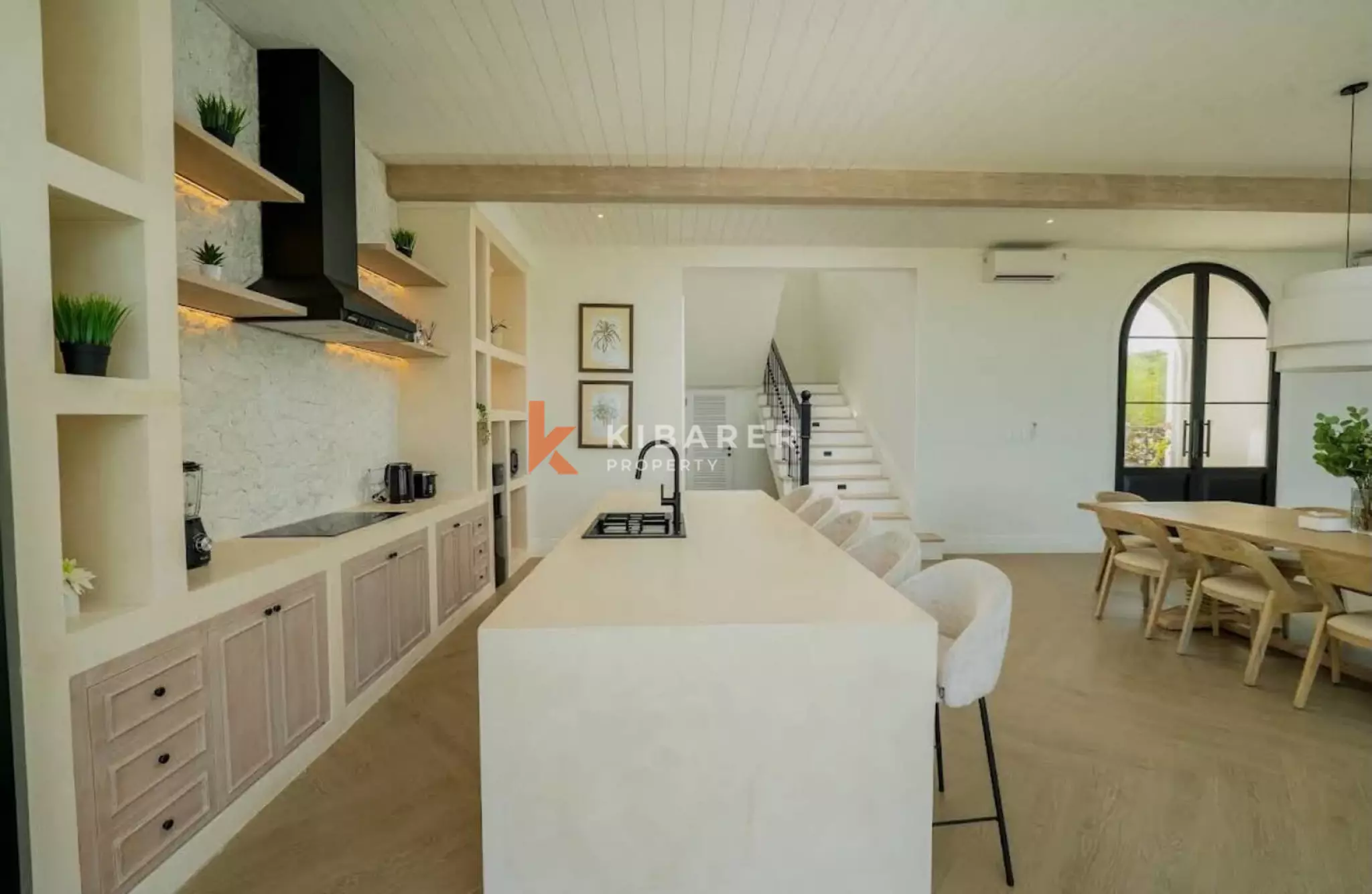 Luxury Four-Bedroom Villa with Rooftop Sea View in Prime Ungasan Location — image 7