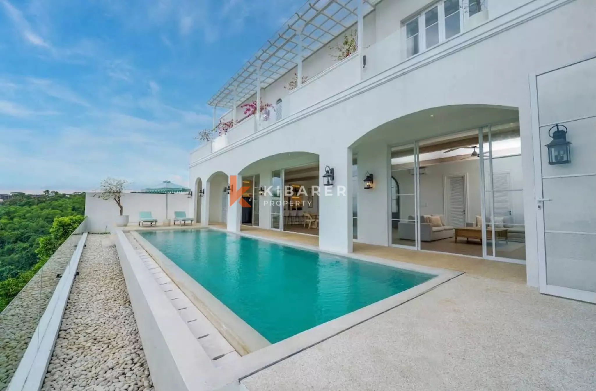 Luxury Four-Bedroom Villa with Rooftop Sea View in Prime Ungasan Location — image 1