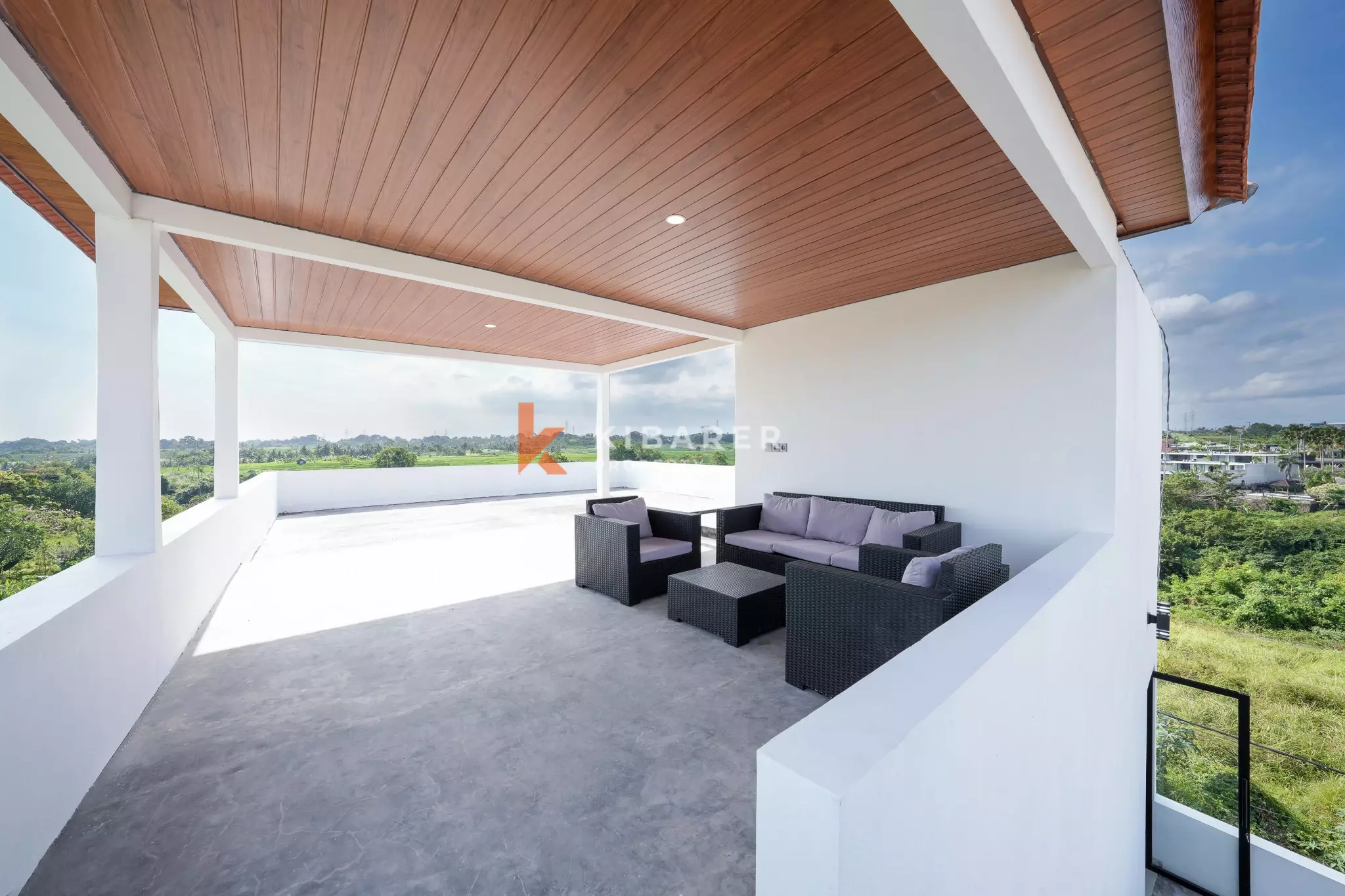 Spacious Villa with Three Bedrooms and Panoramic Views in Cepaka — image 11