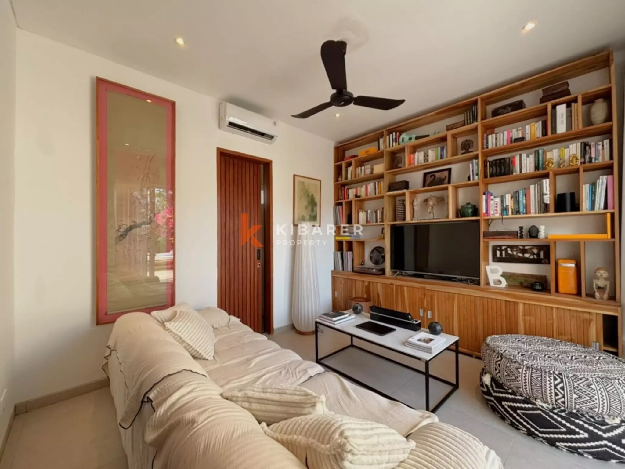 Stunning Two-Bedroom Villa with Golf Course View Near Balangan Beach — image 8
